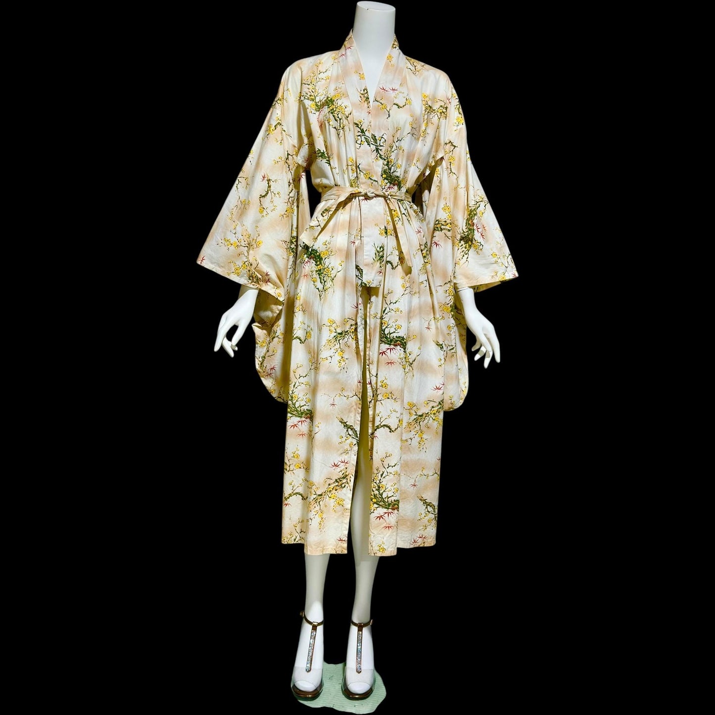 1970s vintage kimono dressing gown, Japanese summer cotton house coat robe, yellow dogwood branches