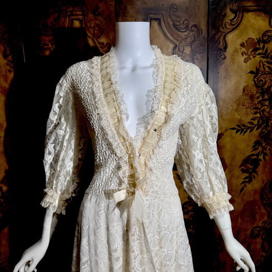 ODETTE BARSA vintage dressing gown robe, 1950s white smocked elastic bridal housecoat, Large