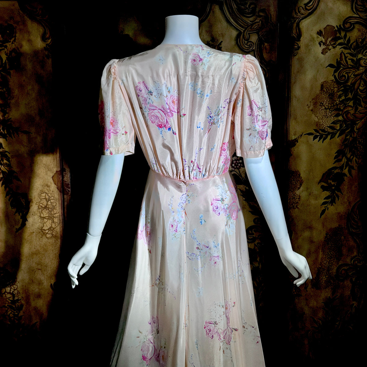 1930s vintage dressing gown robe, Peachy Pink Satin Rose print floral wrap hostess gown