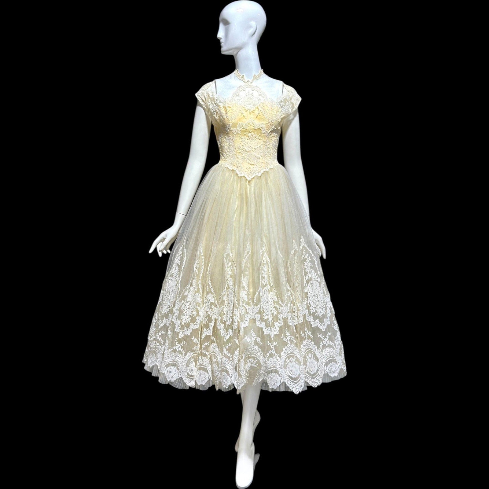MARIE FOR PANDORA, vintage 1950s wedding dress, Lace high neck Bridal VINTAGE DRESS CLOSET MARIE FOR PANDORA, vintage 1950s wedding dress, Lace high neck Bridal VINTAGE DRESS CLOSET