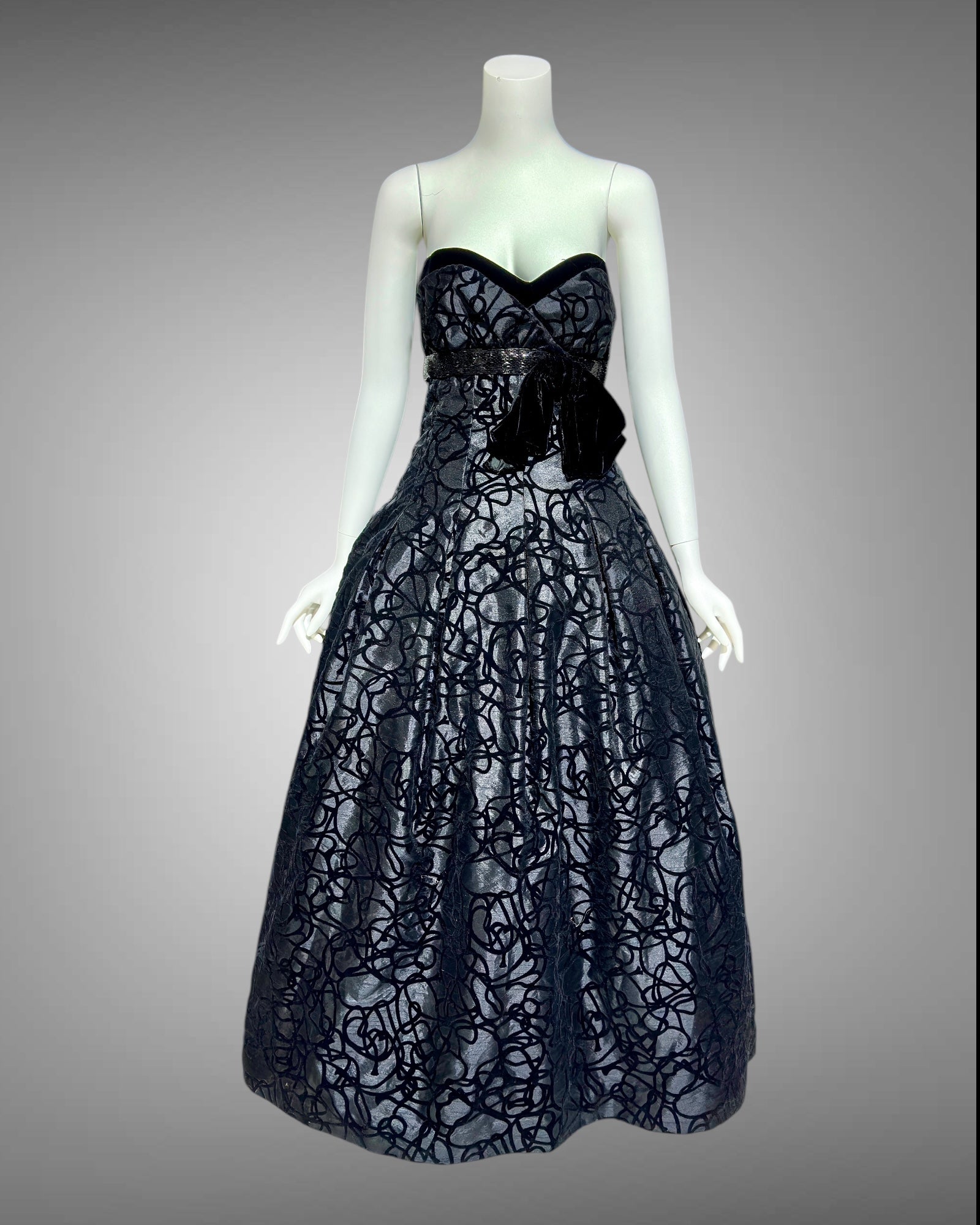 ANN LAWRENCE Designer evening gown, for MARTHA Boutique, 1980s vintage Black strapless velvet burnout ball gown ANN LAWRENCE Designer evening gown, for MARTHA Boutique, 1980s vintage Black strapless velvet burnout ball gown