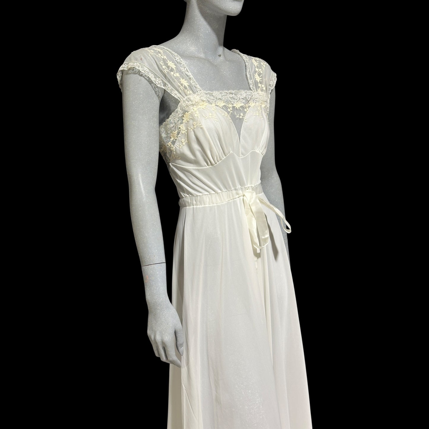 KAYSER LUXITE, vintage 1940s nightgown slip dress, white nylon full sweep bridal night dress