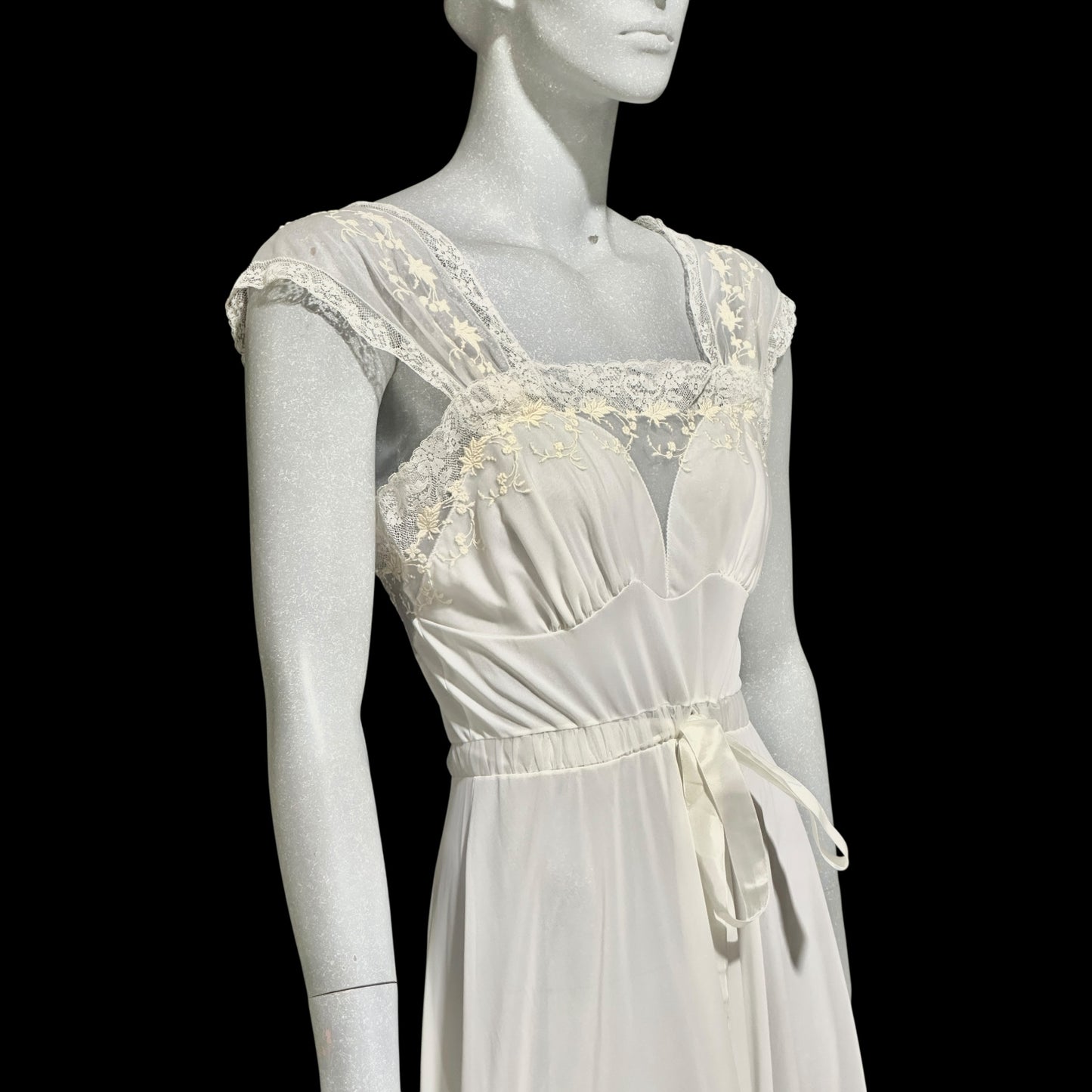 KAYSER LUXITE, vintage 1940s nightgown slip dress, white nylon full sweep bridal night dress