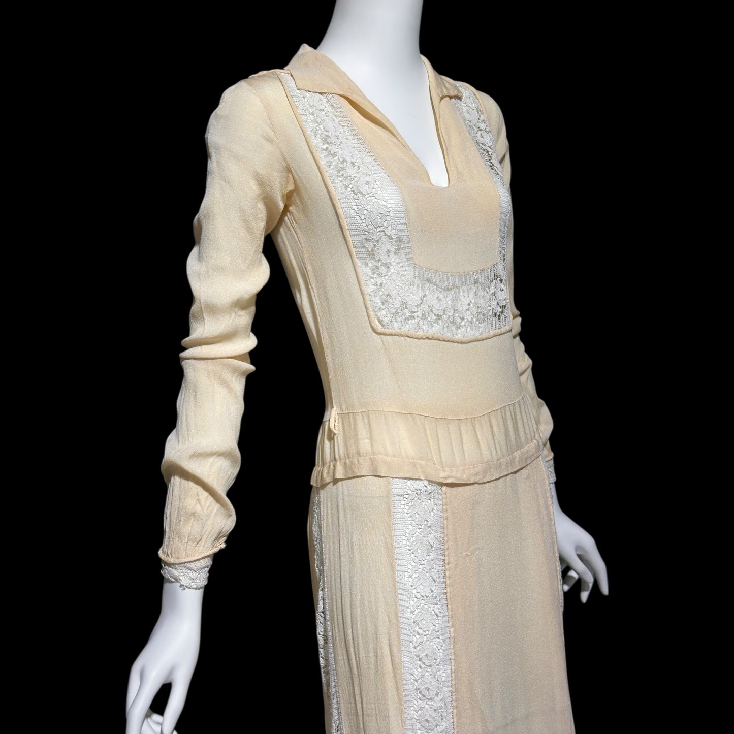 1920s vintage creamy yellow Hungarian style day dress with white lace antique flapper dress