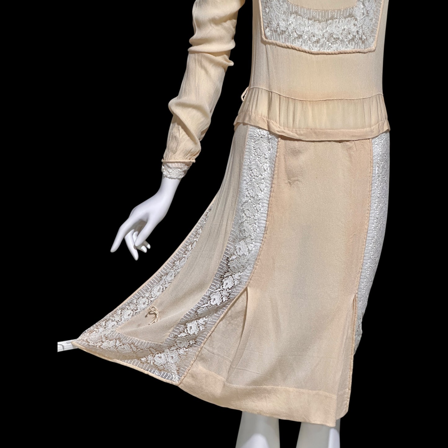 1920s vintage creamy yellow Hungarian style day dress with white lace antique flapper dress