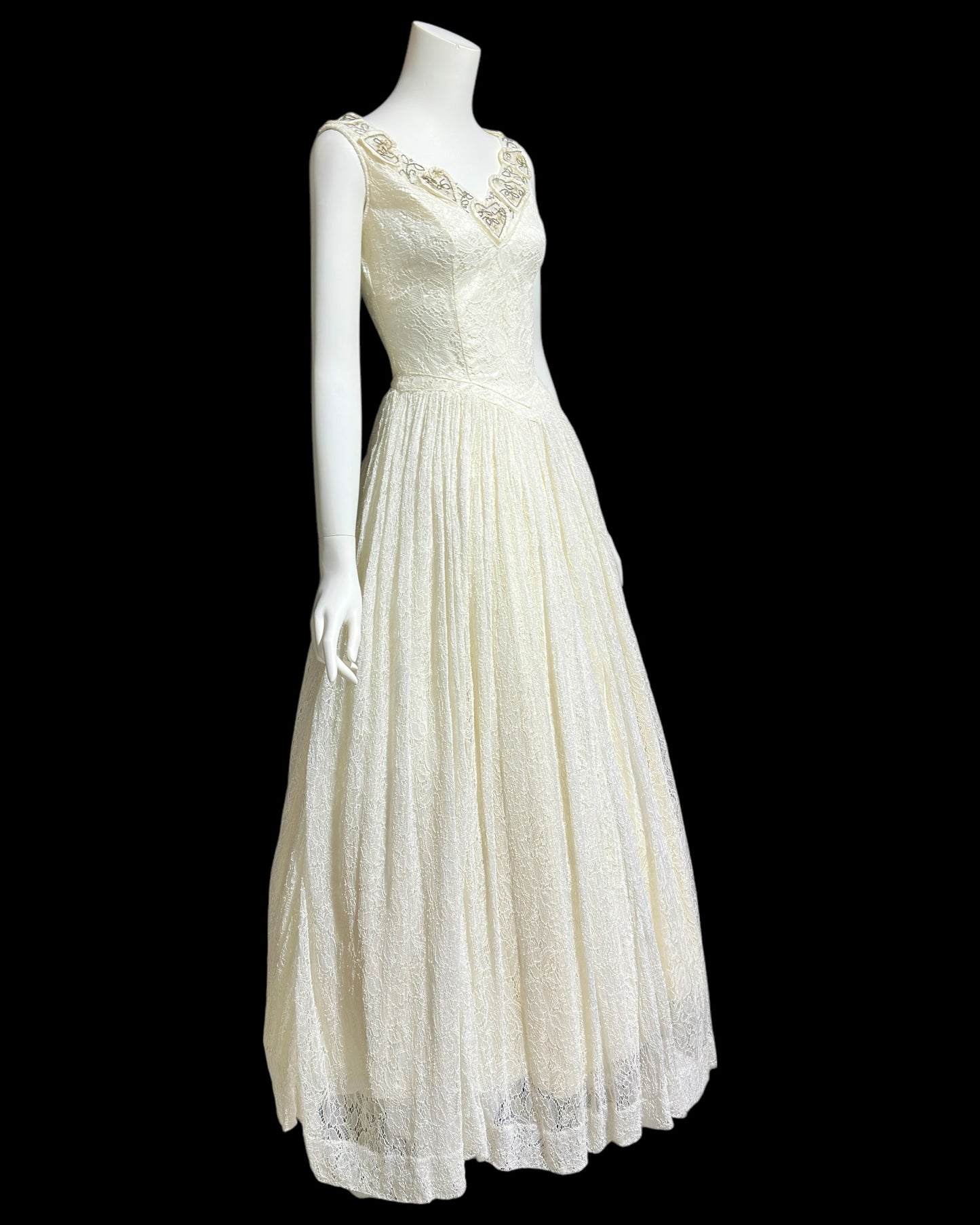 1940s vintage white lace wedding bridal dress, beaded full length bridal ball gown