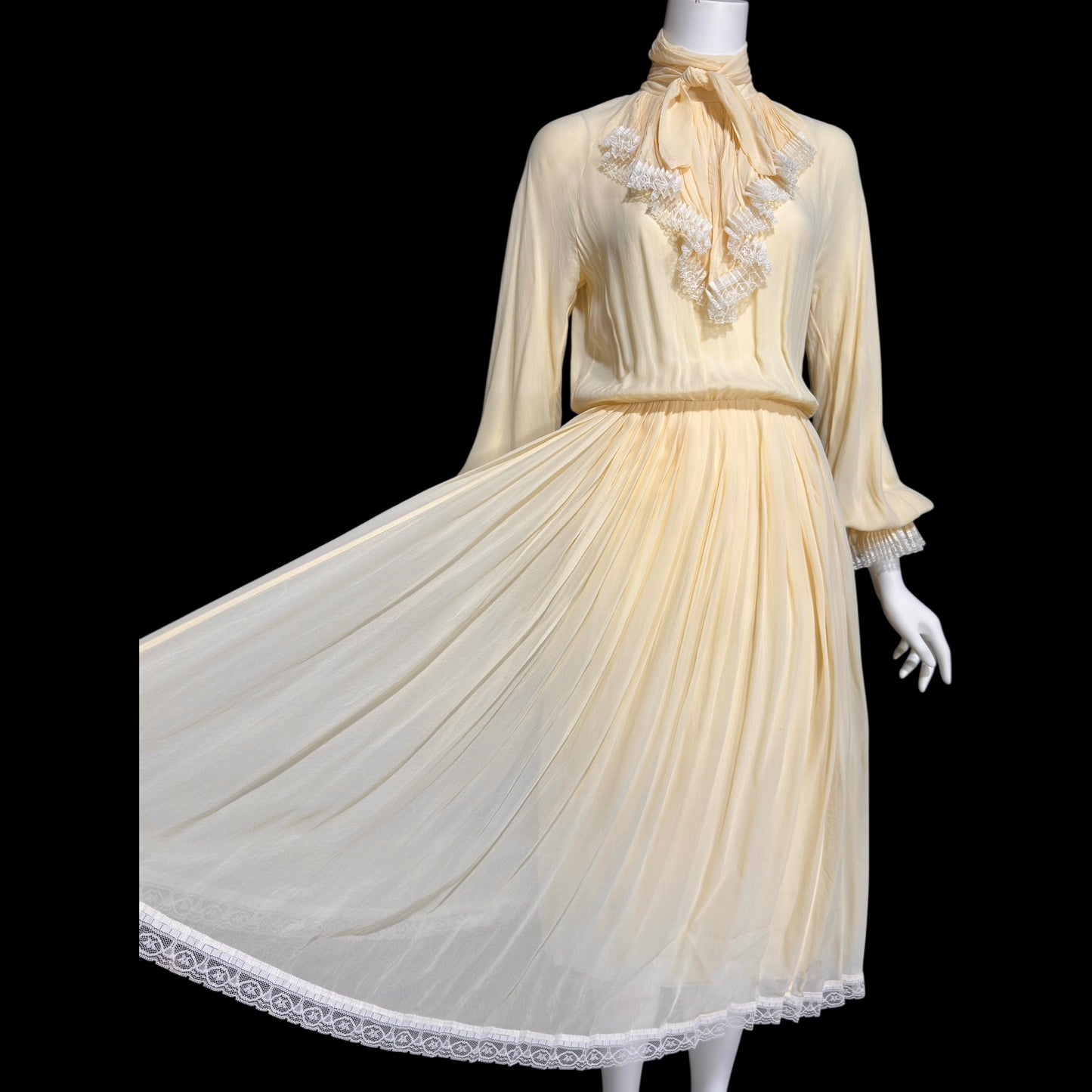 BILL BLASS, vintage 1970s silk secretary day dress, yellow buttercream ascot Blouson dinner dress