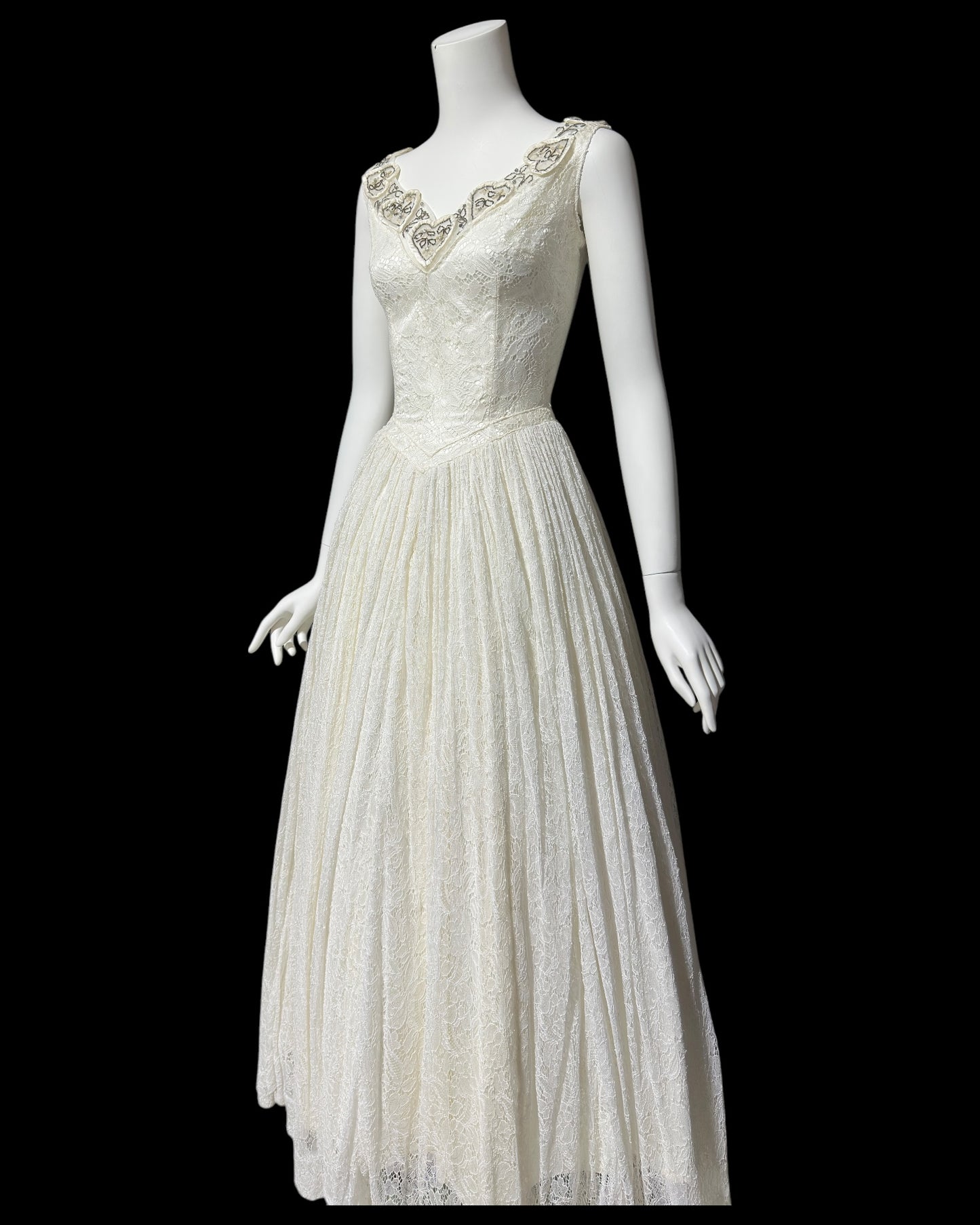 1940s vintage white lace wedding bridal dress, beaded full length bridal ball gown