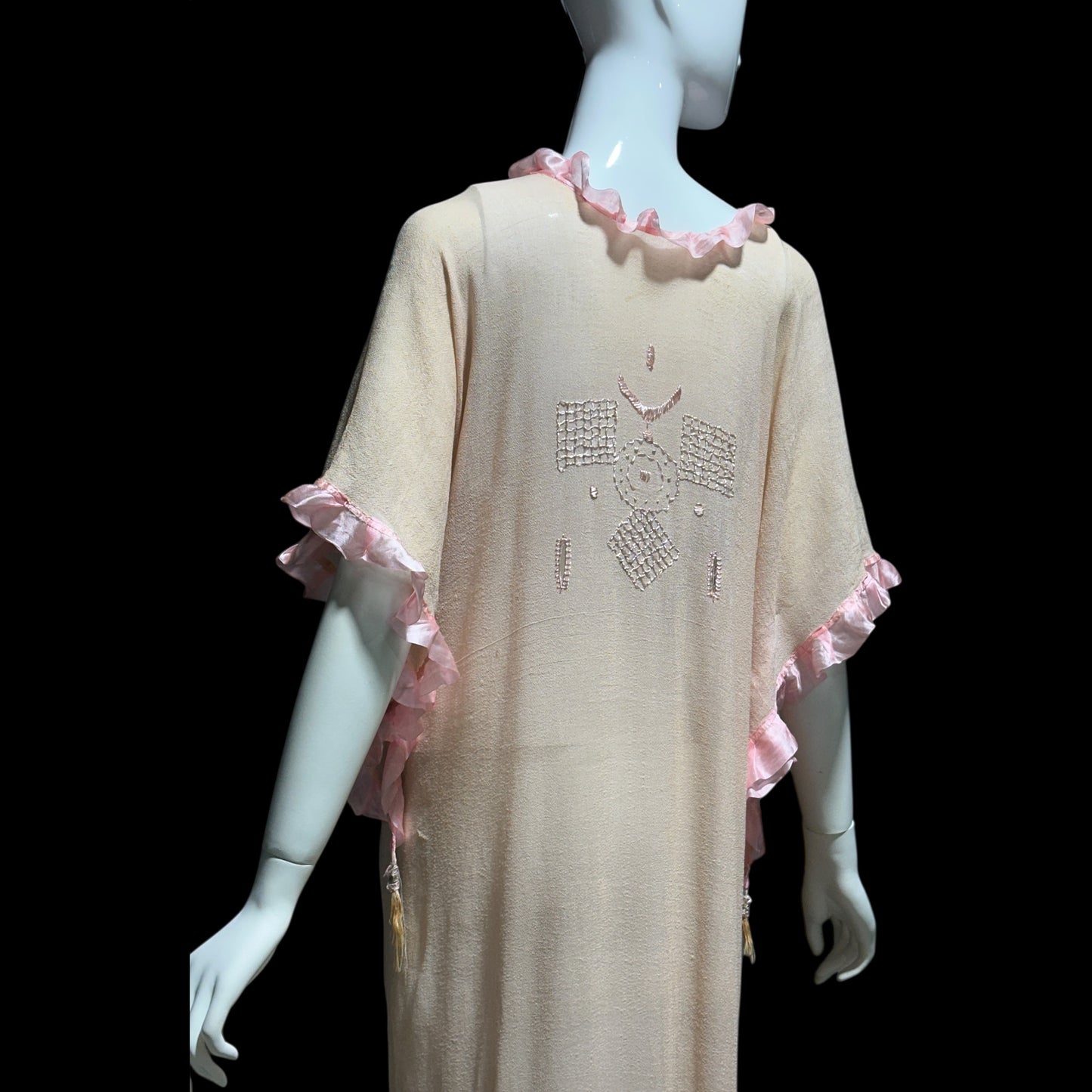 1920s vintage dressing gown robe, Dusty pink cotton gauze muslin with embroidery