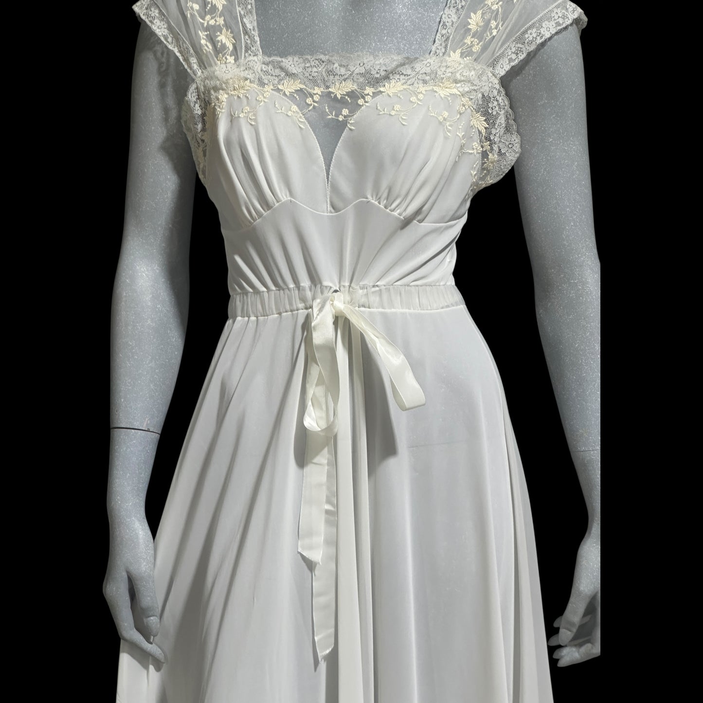 KAYSER LUXITE, vintage 1940s nightgown slip dress, white nylon full sweep bridal night dress
