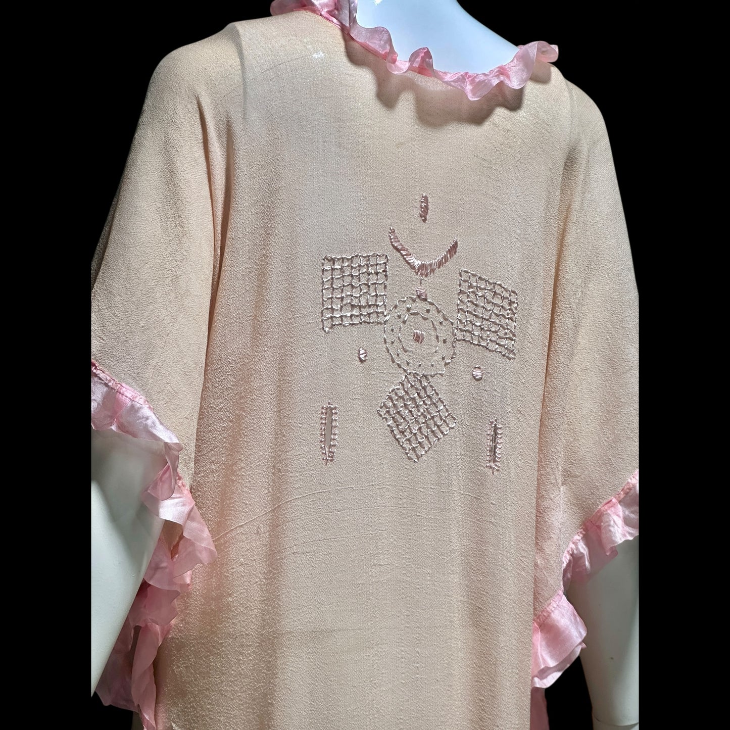 1920s vintage dressing gown robe, Dusty pink cotton gauze muslin with embroidery