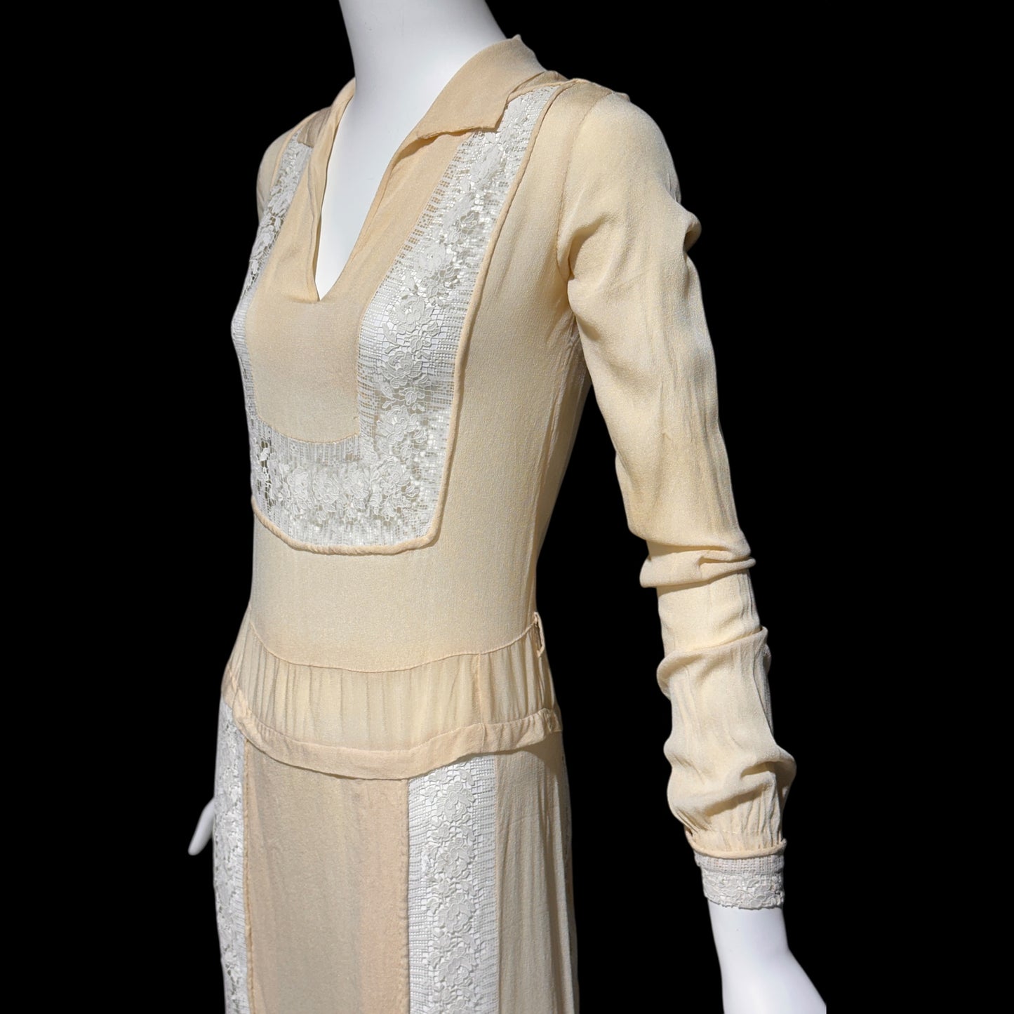 1920s vintage creamy yellow Hungarian style day dress with white lace antique flapper dress
