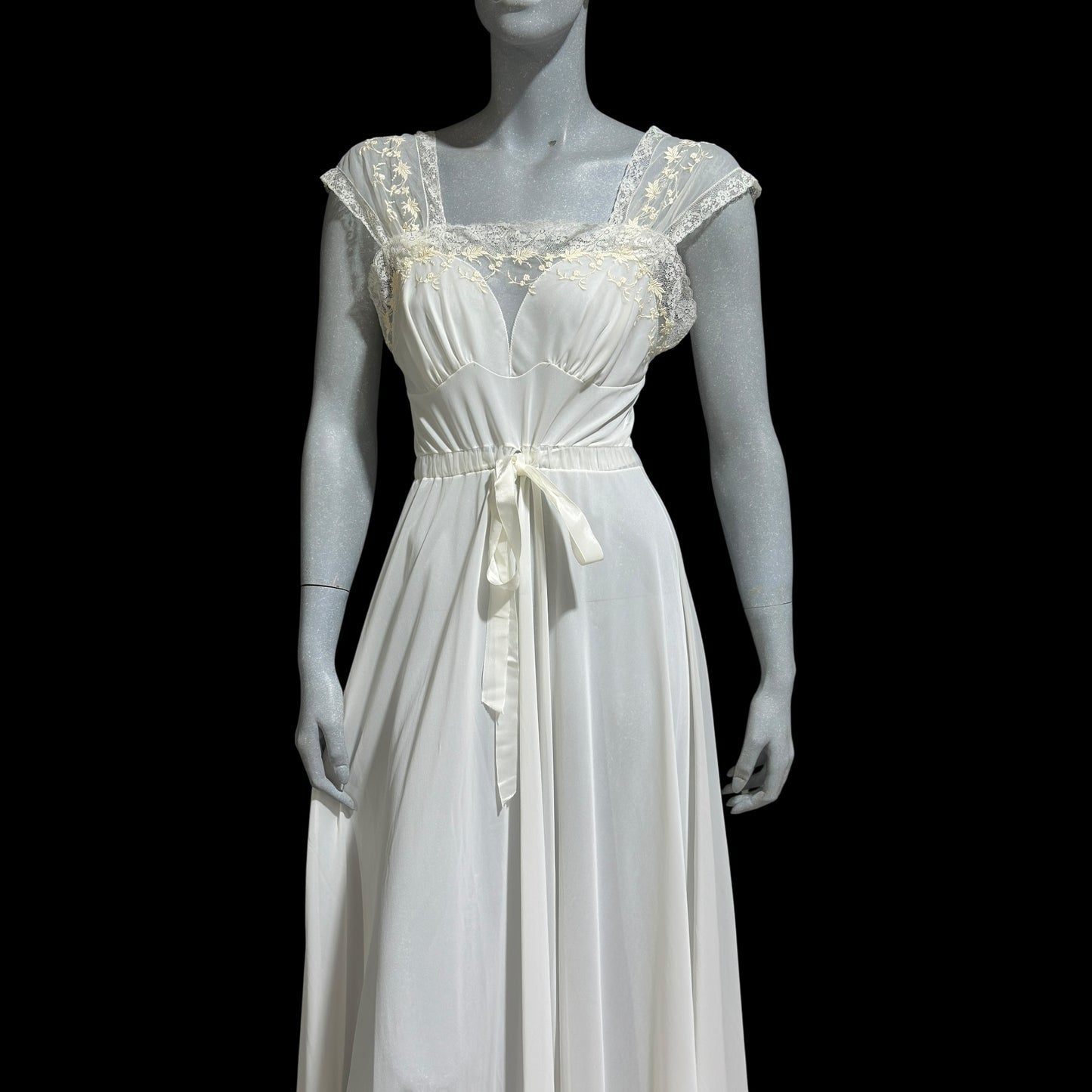 KAYSER LUXITE, vintage 1940s nightgown slip dress, white nylon full sweep bridal night dress