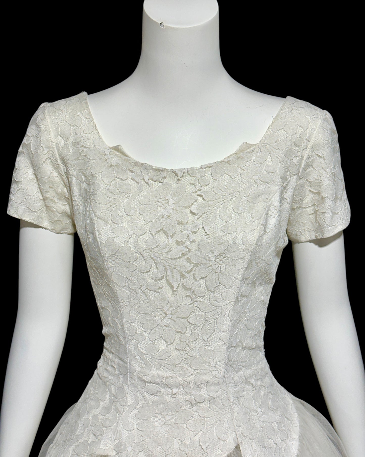 1950s vintage wedding dress, white tulle and lace cupcake full length bridal ball gown with full skirt