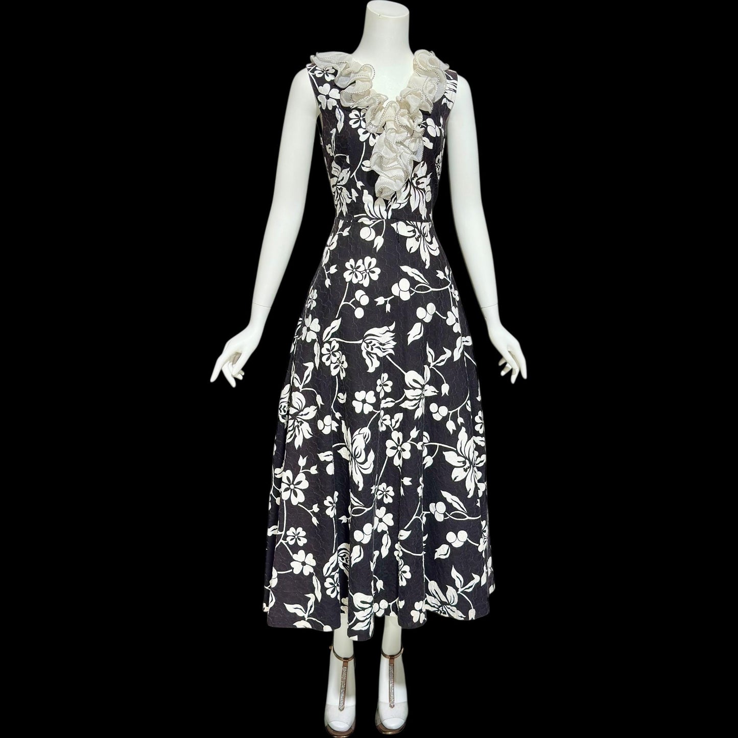 COCO CALIFORNIA, Vintage 1970s maxi dress, Black and White cotton cocktail party dress, Ruffled collar