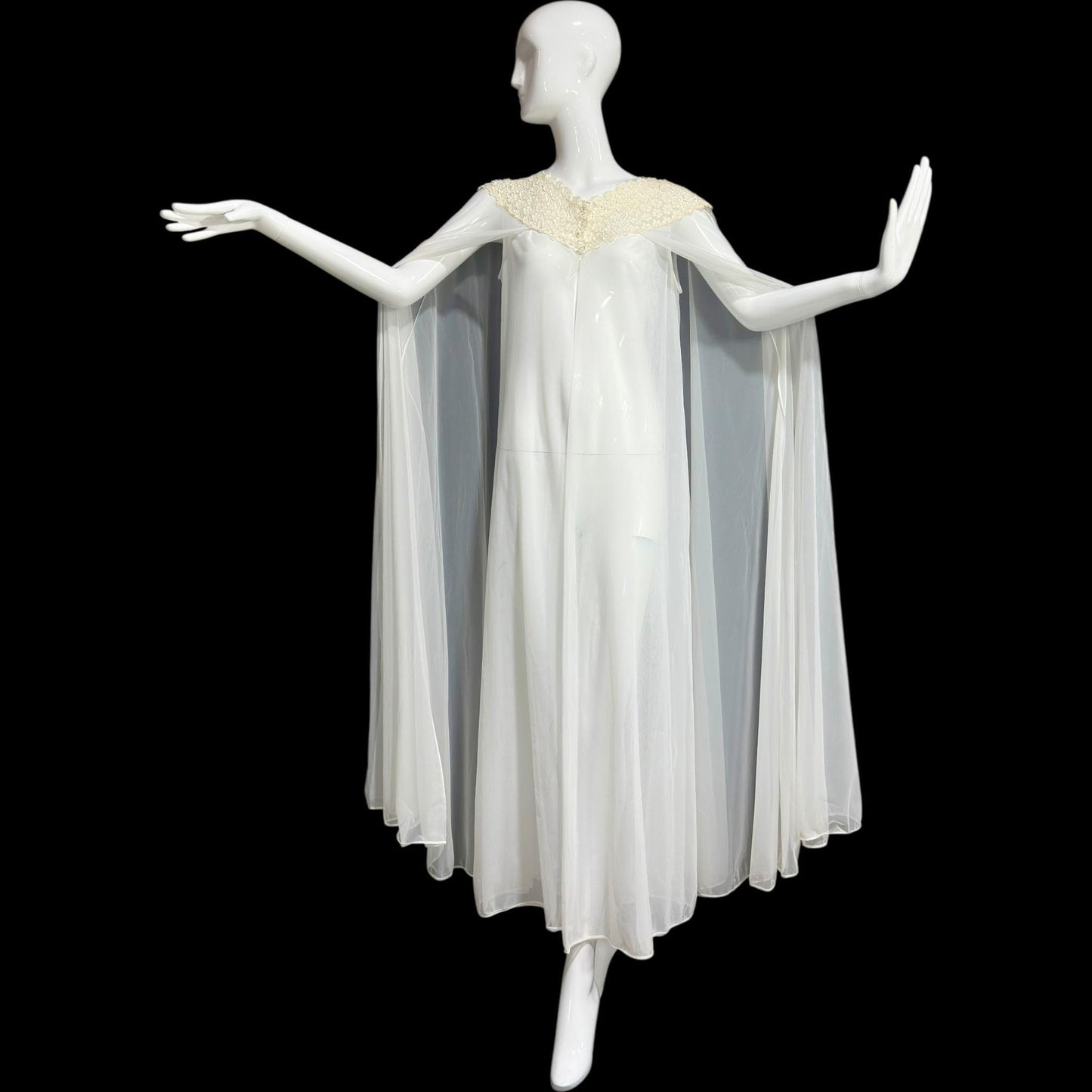 COUTURE INTERNATIONALE by Norman Hartnell, vintage dressing gown, 1960s sheer double chiffon white robe