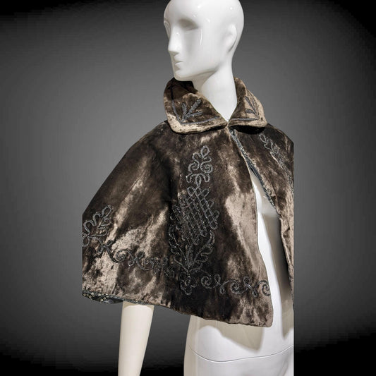 1900s Antique Victorian Short Capelet, Velvet beaded Mantle cape, shawl, wrap