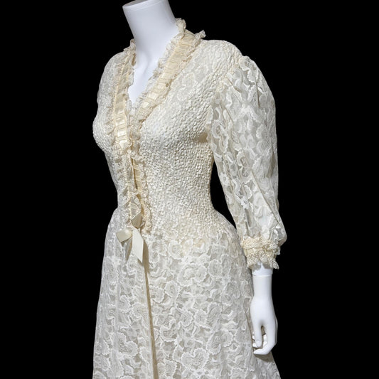 ODETTE BARSA vintage dressing gown robe, 1950s white smocked elastic bridal housecoat, Large