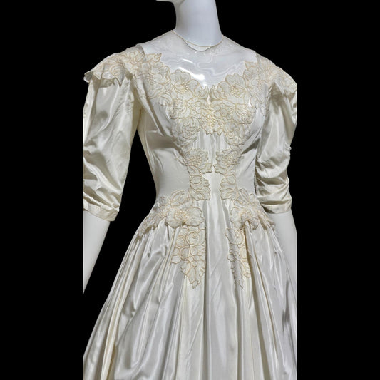 PRISCILLA of BOSTON 1940s designer vintage wedding dress gown, white silk and lace bridal gown