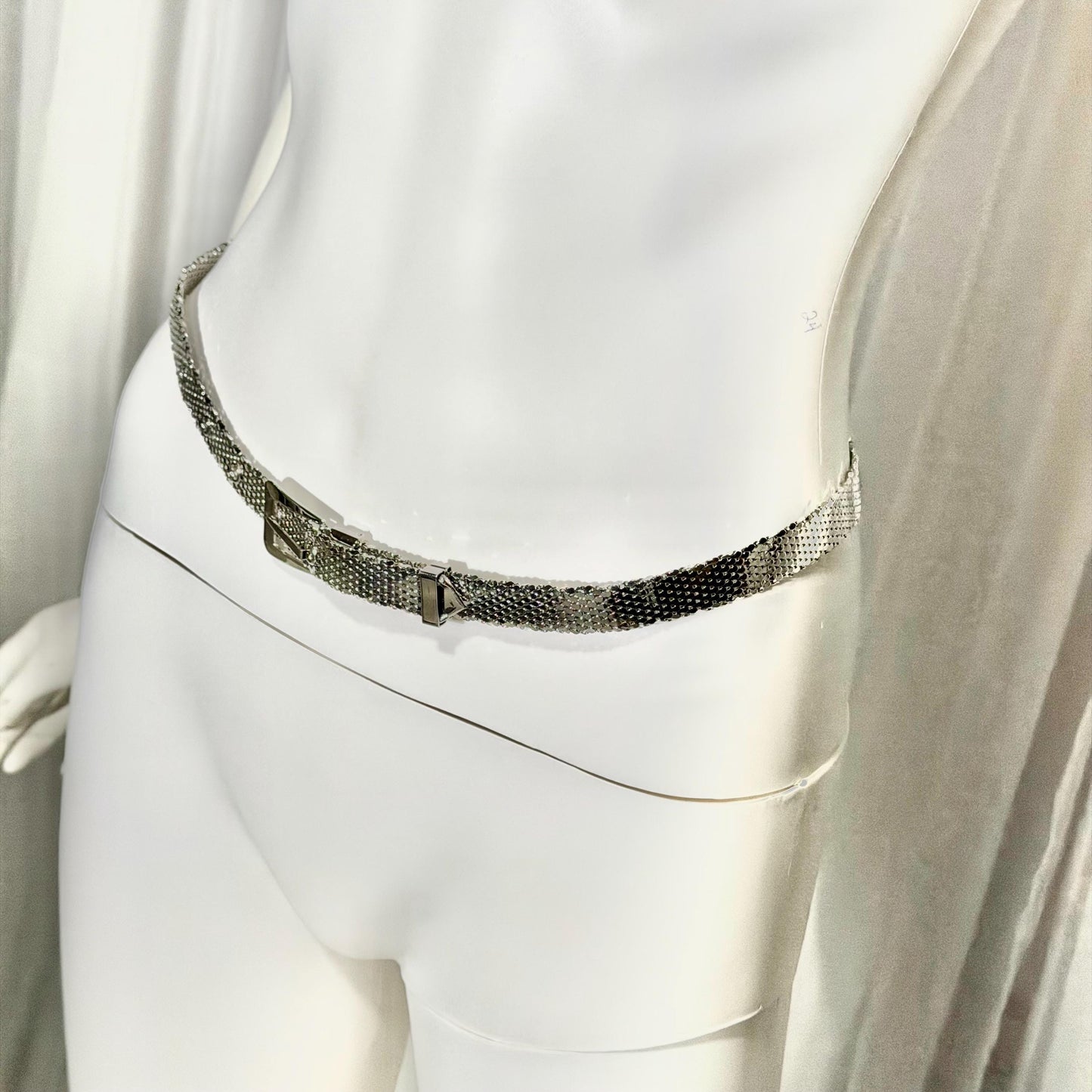 WHITING & DAVIS vintage 1970s belt, slinky disco shiny silver mesh belt