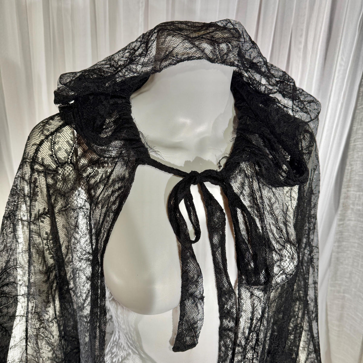 Victorian Antique Chantilly Lace Cape, 1900s Black Hooded Opera Cloak