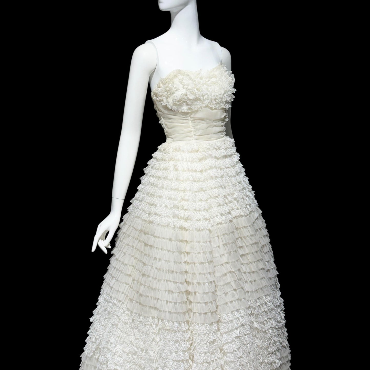 1950s vintage wedding prom gown, off white tiered lace and tulle cupcake dress, ruffled meringue ball gown