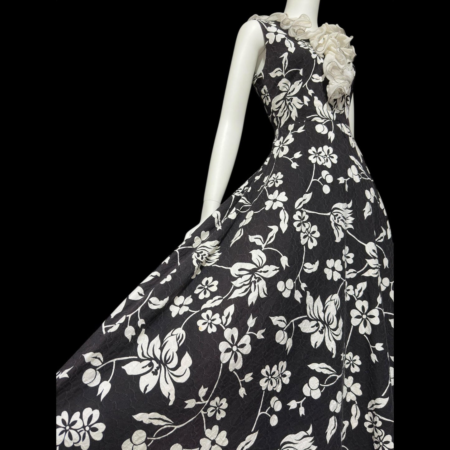 COCO CALIFORNIA, Vintage 1970s maxi dress, Black and White cotton cocktail dress, Ruffled collar