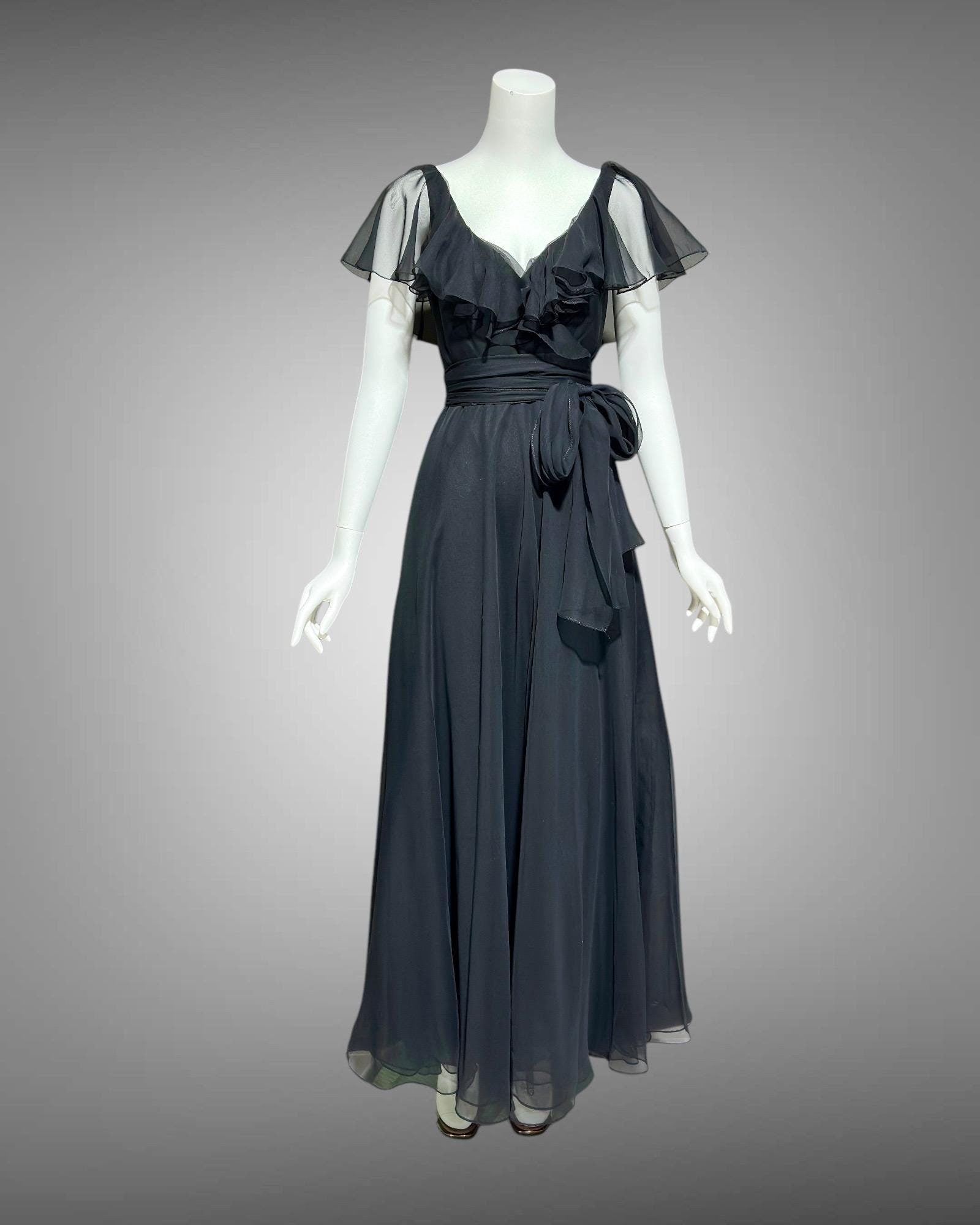 MOLLIE PARNIS vintage evening dress gown, 1970s black poly chiffon ruf VINTAGE DRESS CLOSET MOLLIE PARNIS vintage evening dress gown, 1970s black poly chiffon ruf VINTAGE DRESS CLOSET
