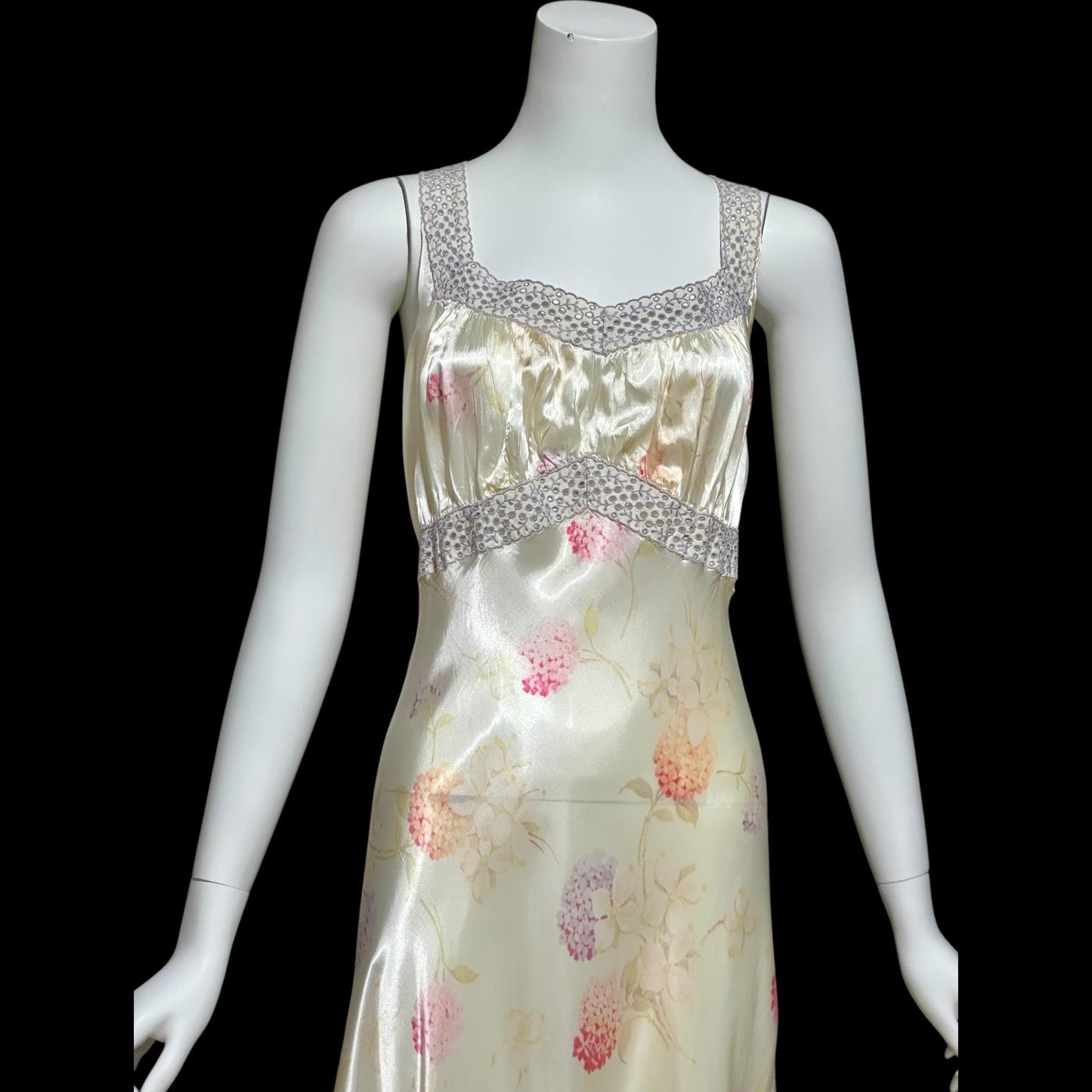 RADCLIFFE vintage 1930s nightgown, "Great Master Print" floral hydrangea night dress, bias cut with pale blue eyelet lace