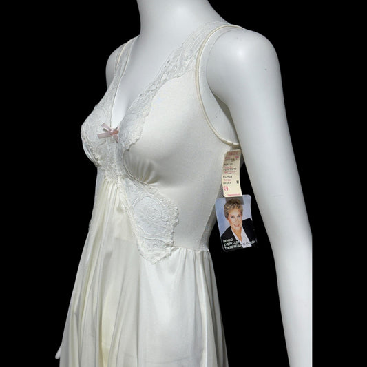 OLGA vintage 1970s nightgown, #92097 Bodysilk Creamy White full sweep night gown dress