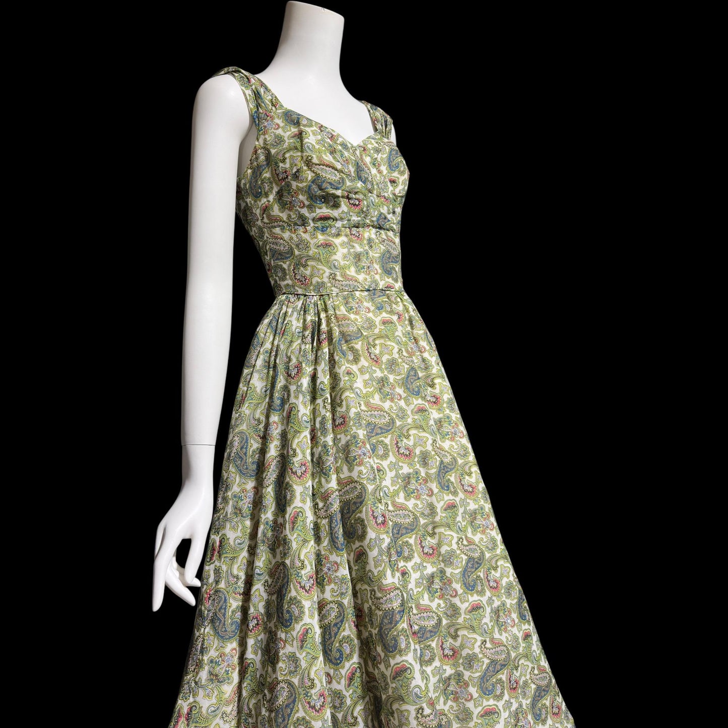 JD JUNIOR ACCENT, vintage 1940s dress, Bombshell Cocktail party sundress, Shelf bust dress, Green paisley rhinestone pinup dress