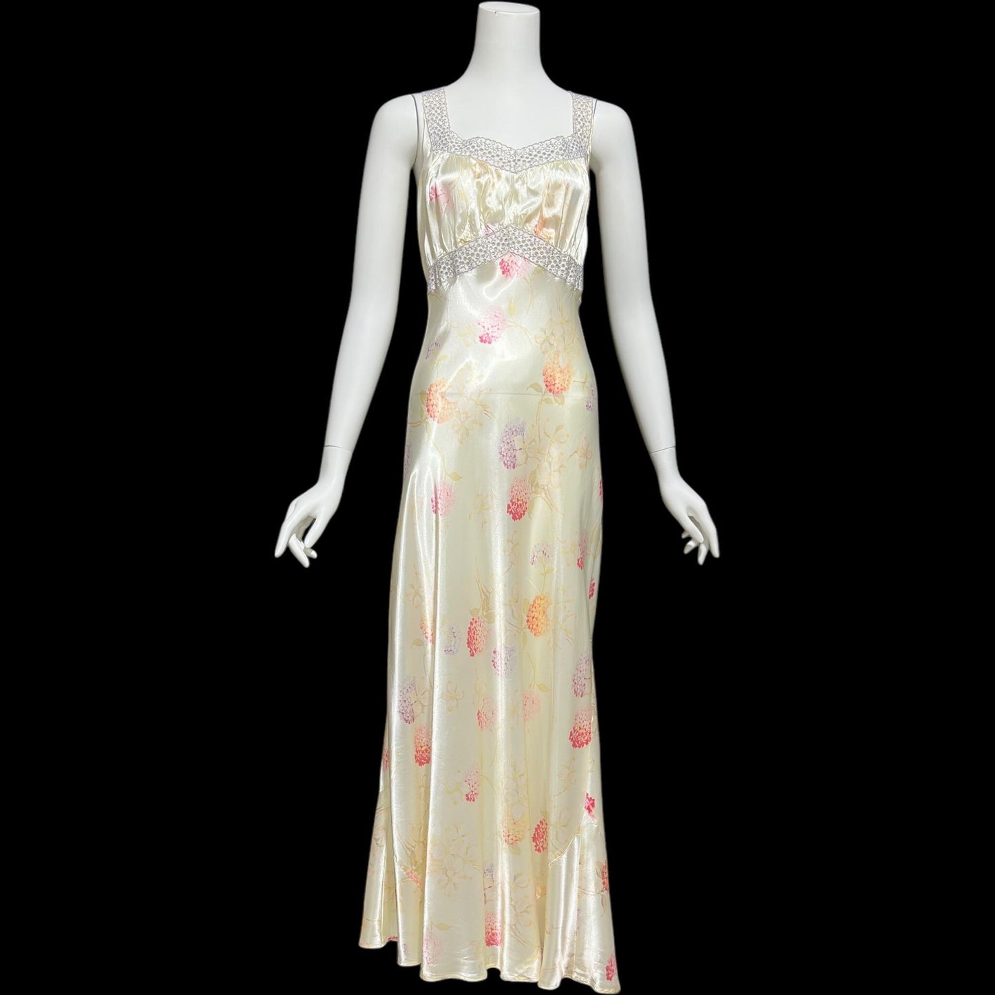 RADCLIFFE vintage 1930s nightgown, "Great Master Print" floral hydrangea night dress, bias cut with pale blue eyelet lace