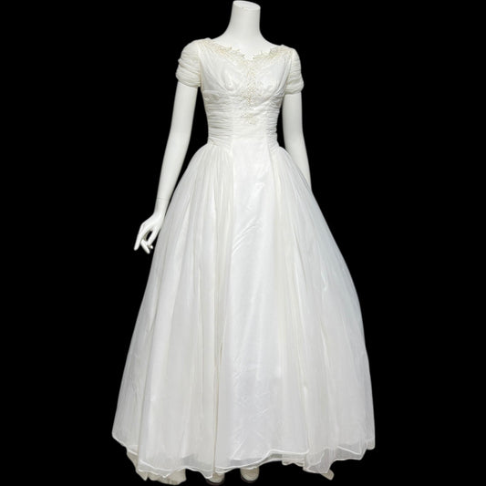 1950s vintage wedding dress, white cupcake chiffon and lace full length bridal ball gown with full skirt and train
