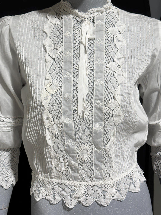 1910 Vintage Antique Edwardian Top, 1900s white batiste cotton and lace blouse