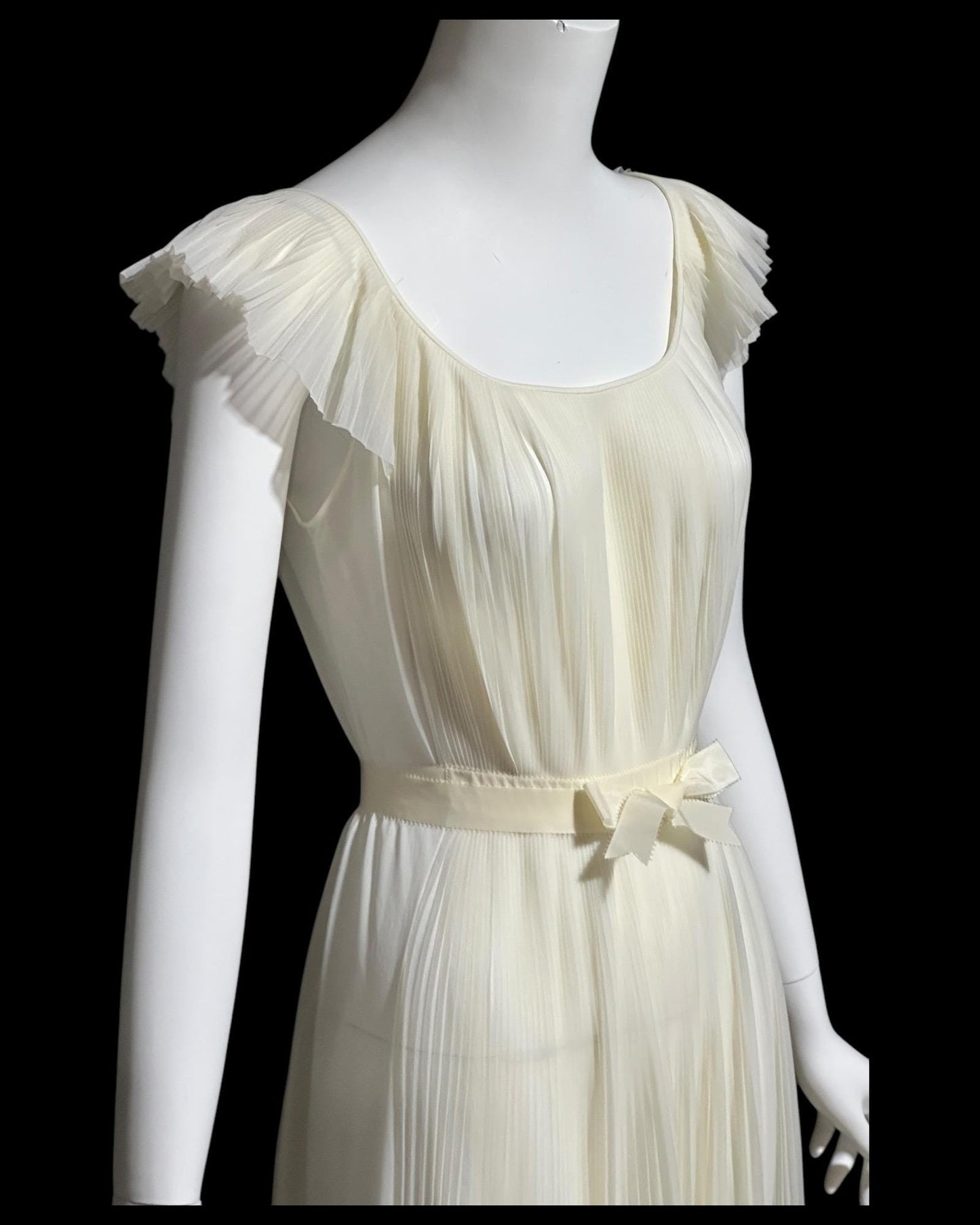 VANITY FAIR Julius Garfinckel, vintage 1940s Ivory sheer chiffon lace pleated Grecian goddess gown