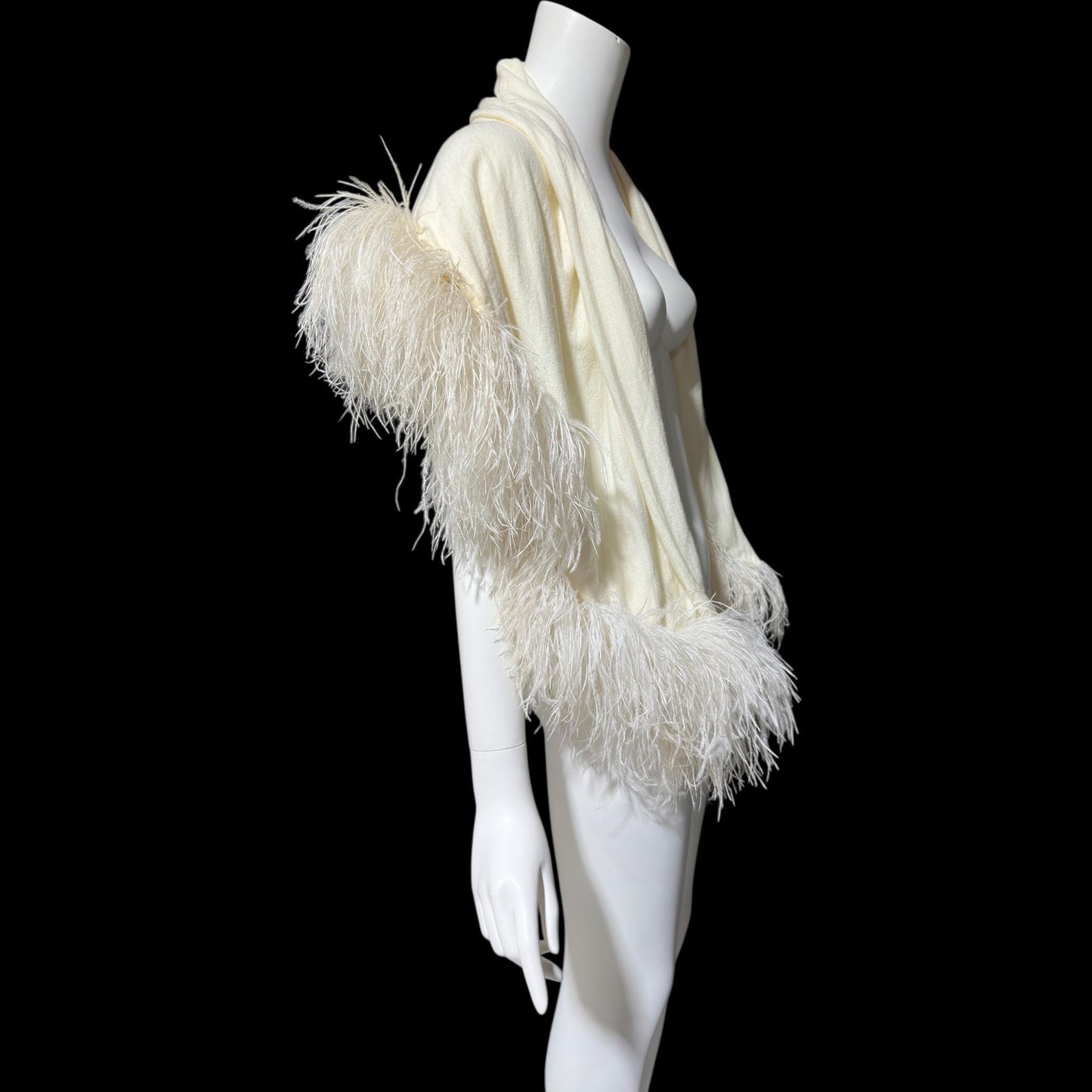 ECHO ORIGINATIONS, Vintage 1930s Ostrich Feather Cape Shawl, Creamy White warm knit evening bridal wedding wrap