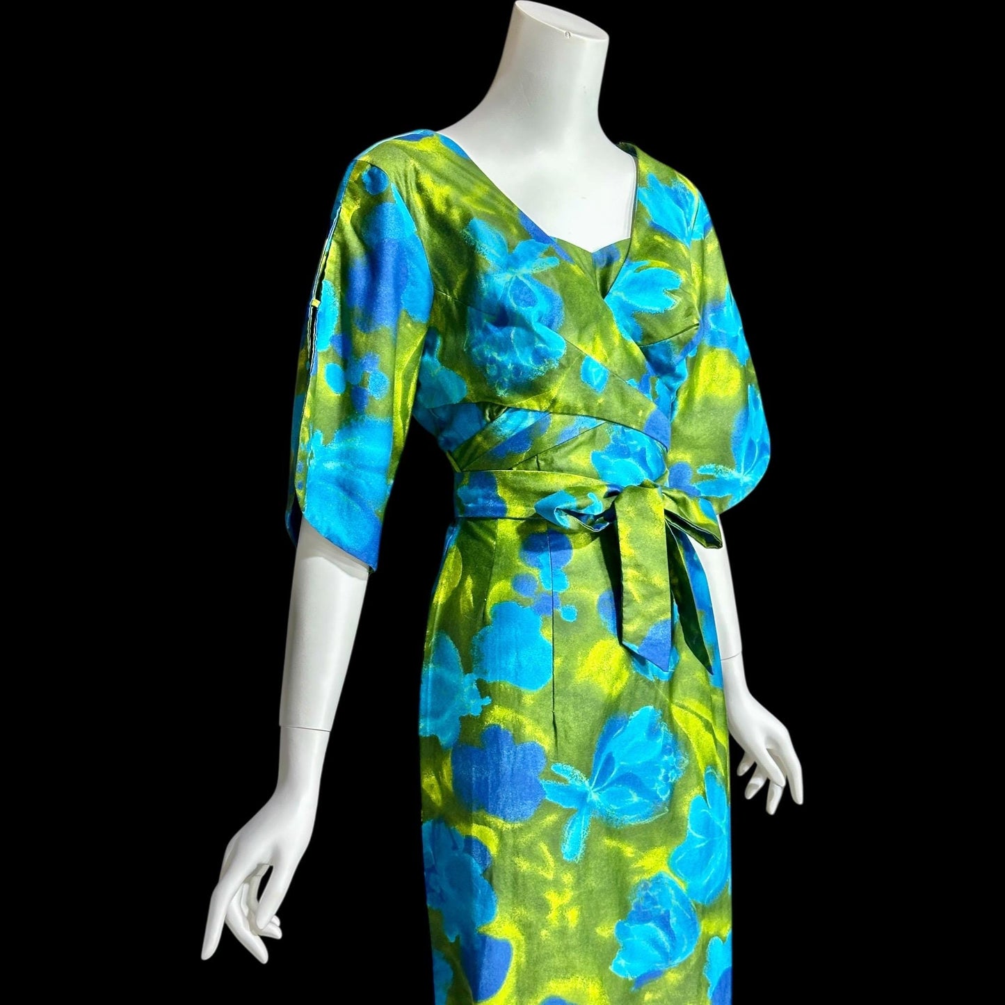 LORD & TAYLOR, 1960s Vintage bombshell Hawaiian dress, wrap cotton maxi dress, blue green floral