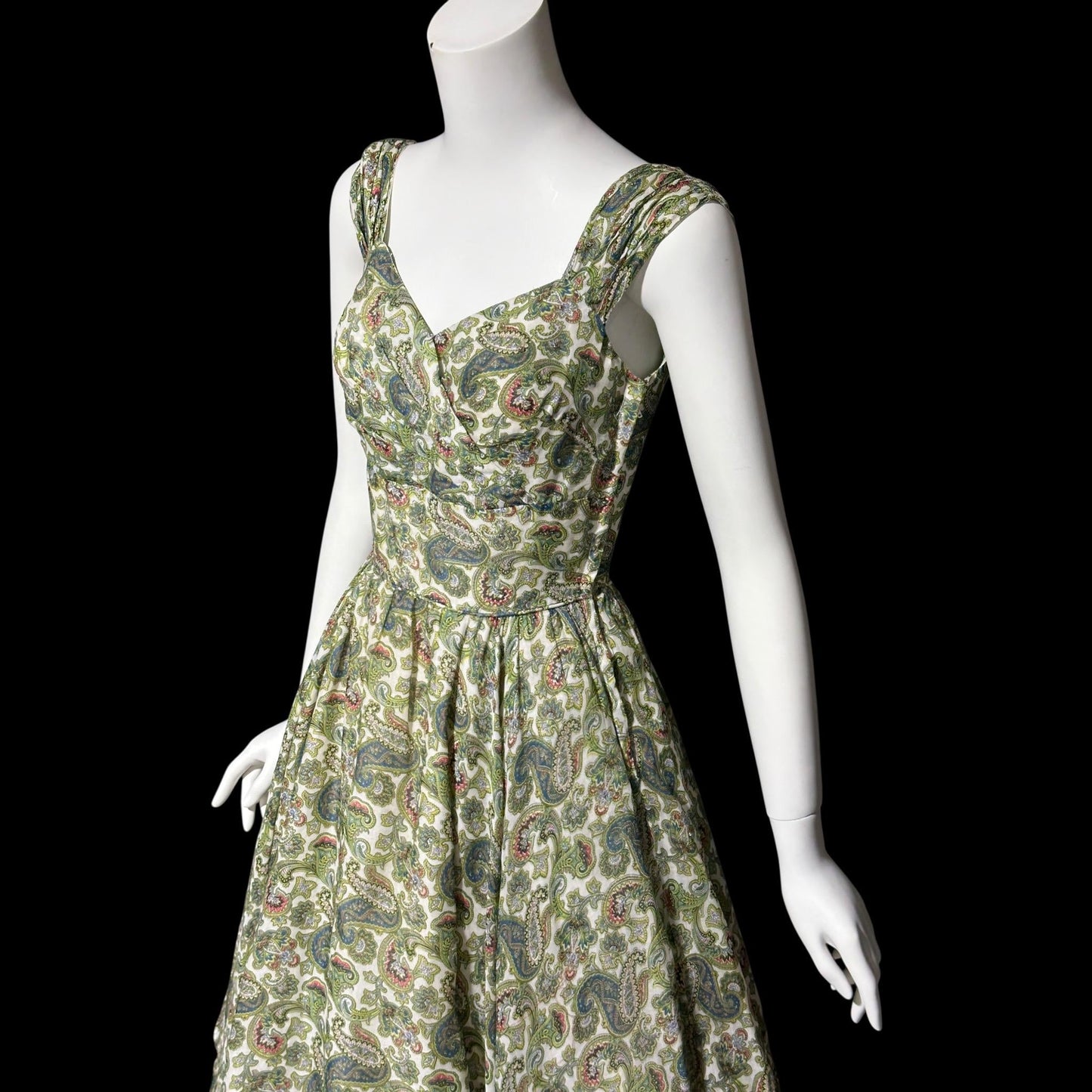 JD JUNIOR ACCENT, vintage 1940s dress, Bombshell Cocktail party sundress, Shelf bust dress, Green paisley rhinestone pinup dress