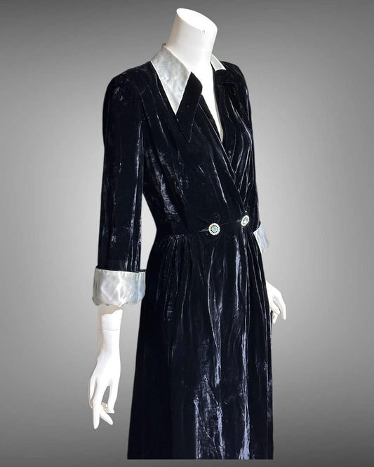 B. Cohen Vintage 1940s dressing gown robe, black velvet house dress, Double breasted