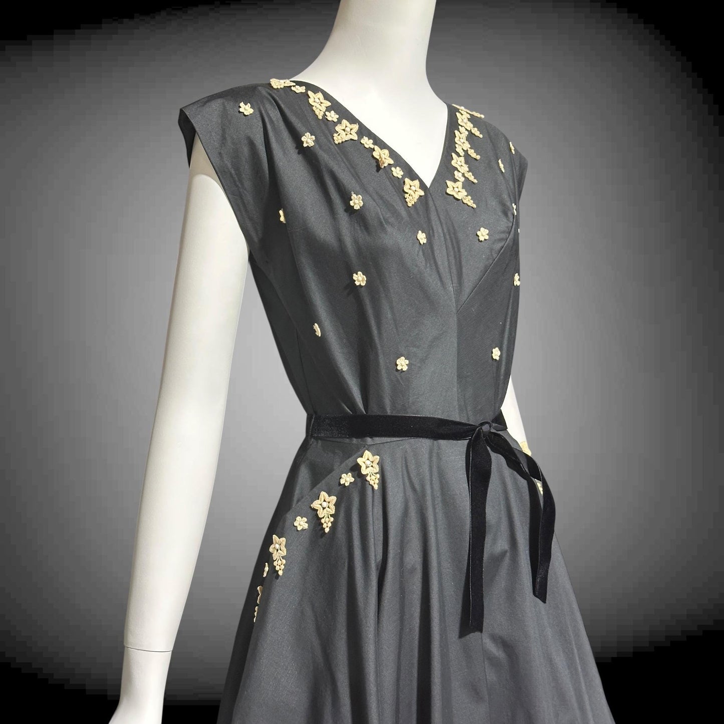 1940s vintage Black polished cotton cocktail party dress, circle skirt fit & flare dress