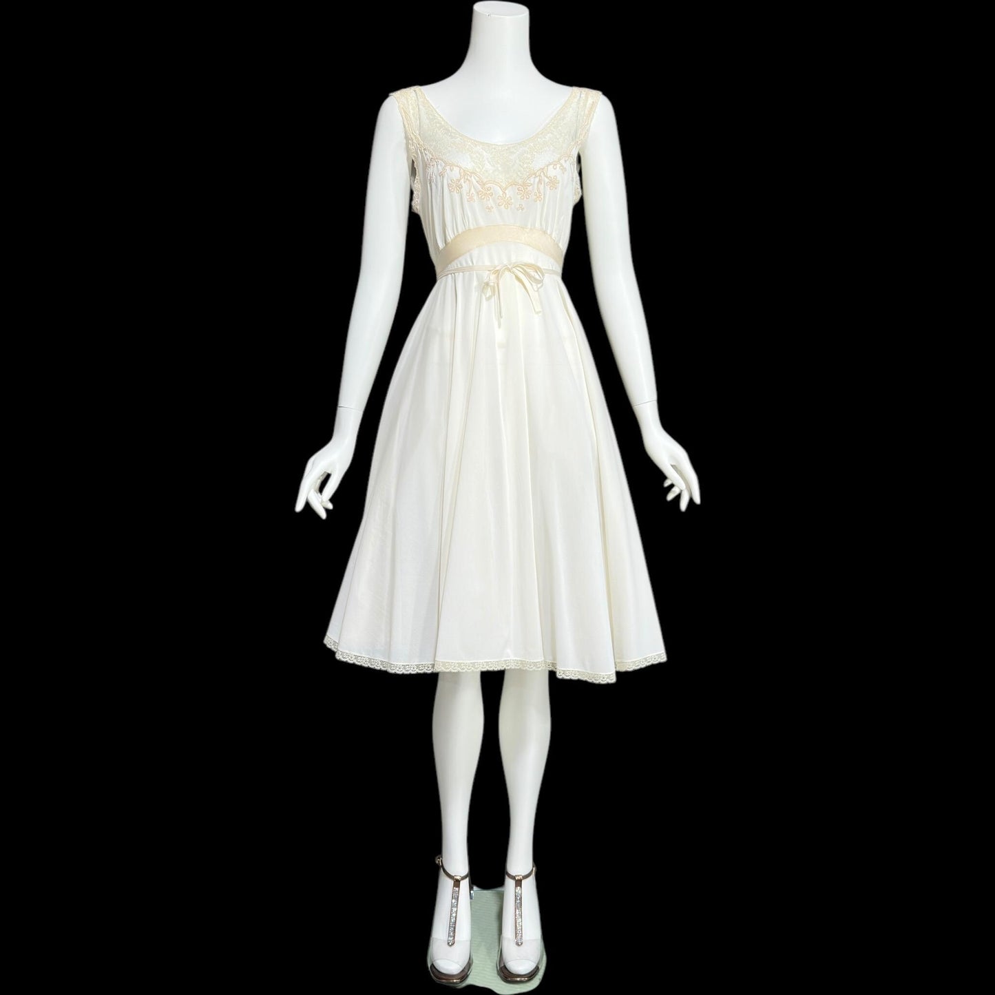 MONTALDO'S, vintage 1950s nightgown, short creamy white Grecian Goddess night dress