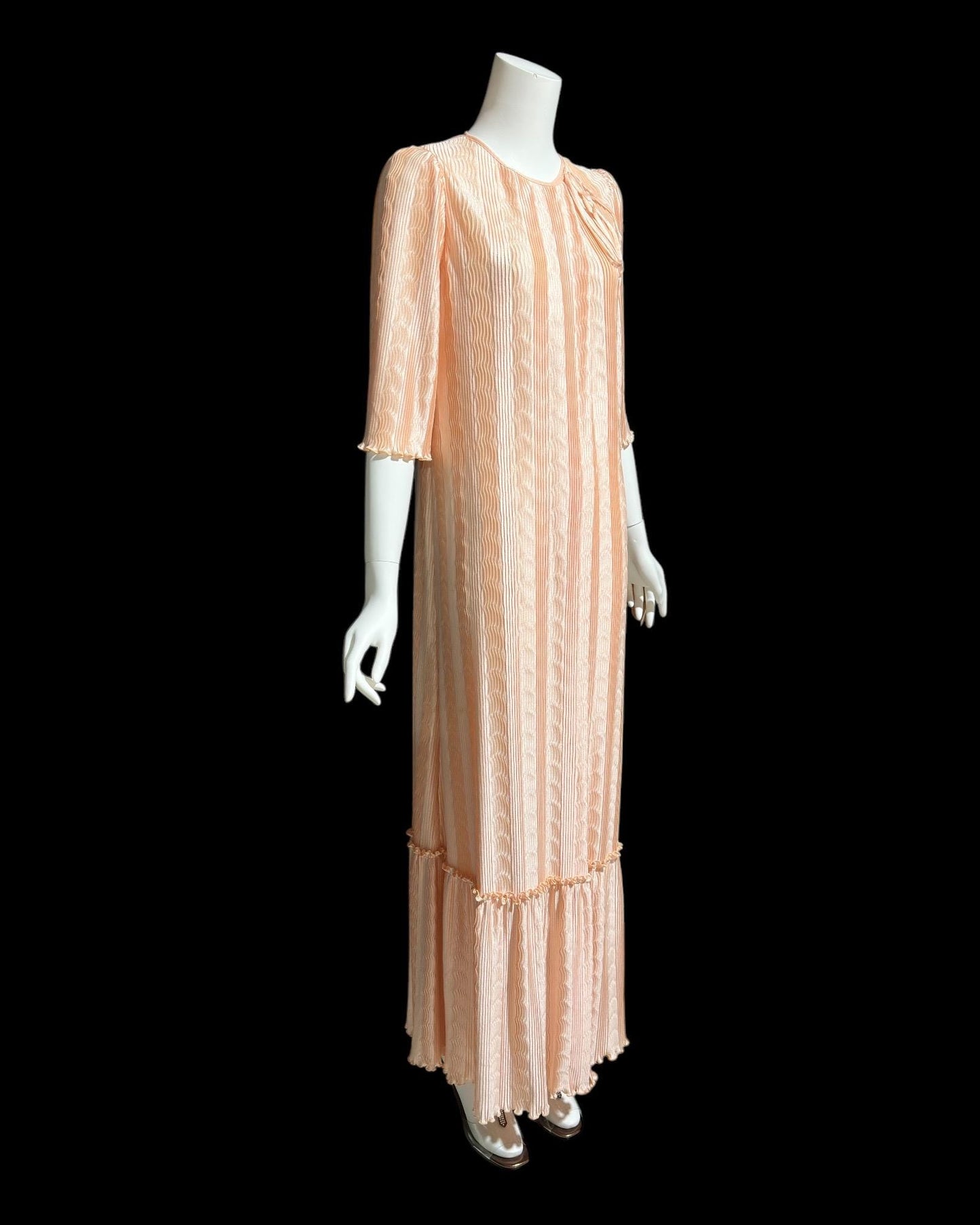 MARY McFADDEN for I. Magnin, 1980s vintage dressing gown, peachy pink wrap open front pleated robe