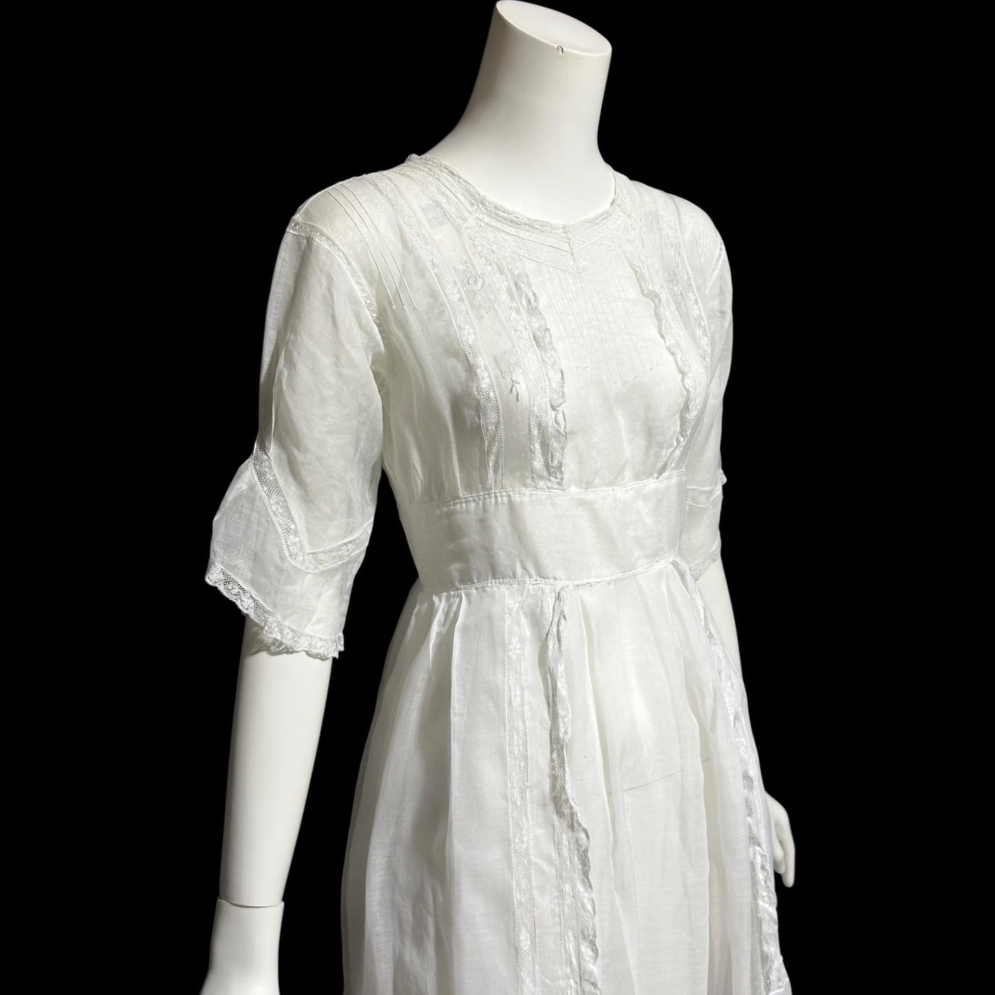 1900s Antique Victorian wedding dress, vintage white batiste cotton lawn gown, Edwardian day dress