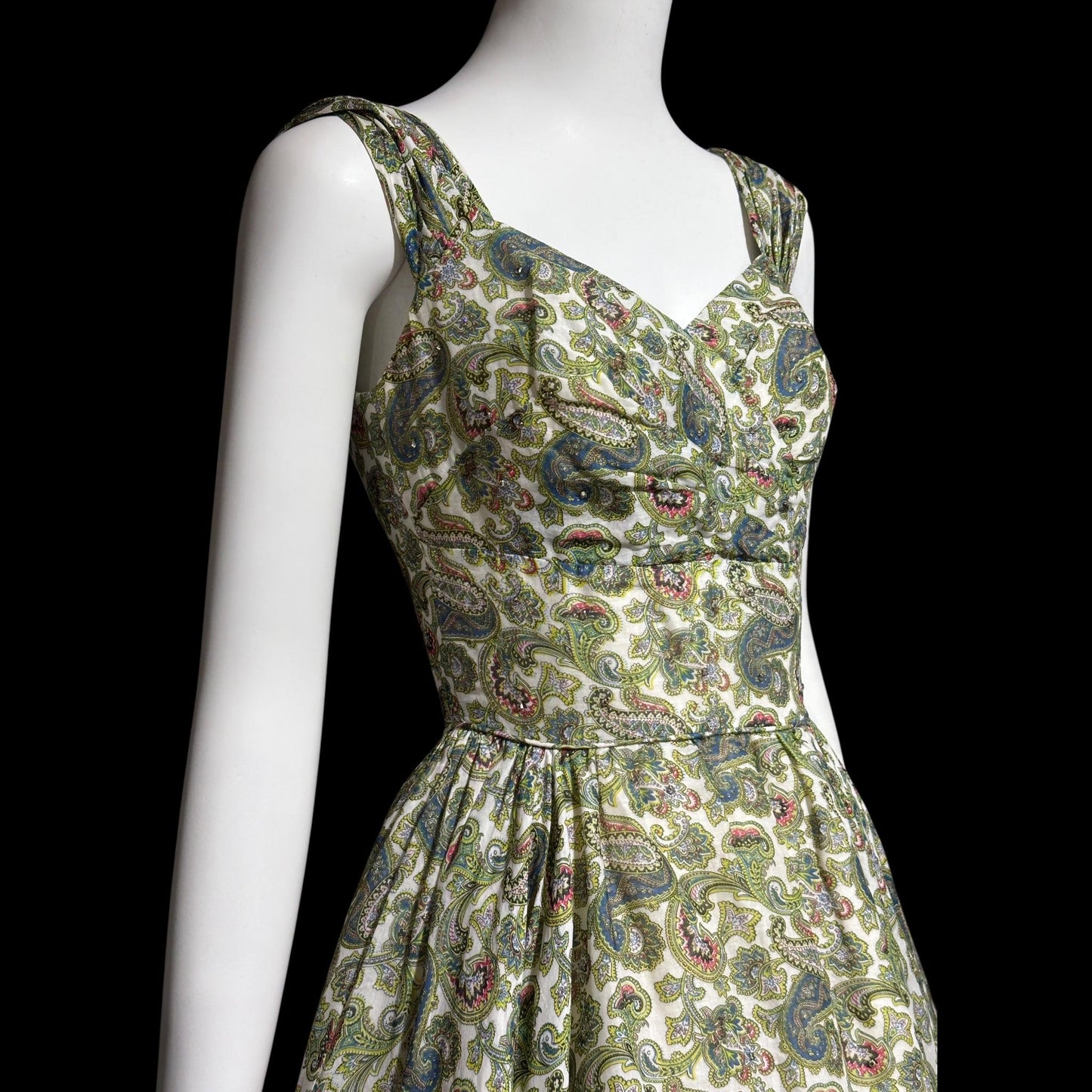 JD JUNIOR ACCENT, vintage 1940s dress, Bombshell Cocktail party sundress, Shelf bust dress, Green paisley rhinestone pinup dress