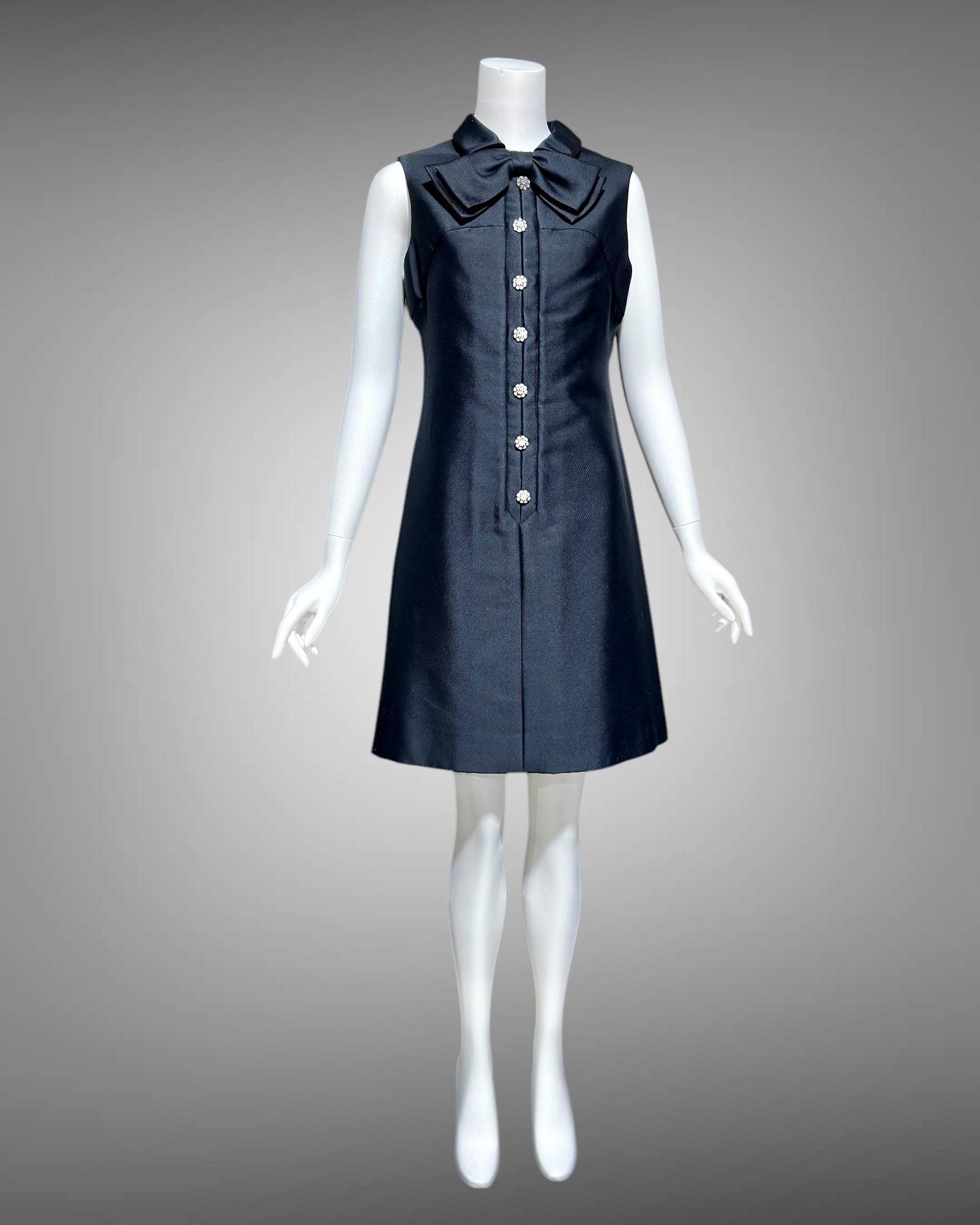 PAT SANDLER Vintage mod party dress, 1960s Black sassy shift preppy co VINTAGE DRESS CLOSET PAT SANDLER Vintage mod party dress, 1960s Black sassy shift preppy co VINTAGE DRESS CLOSET