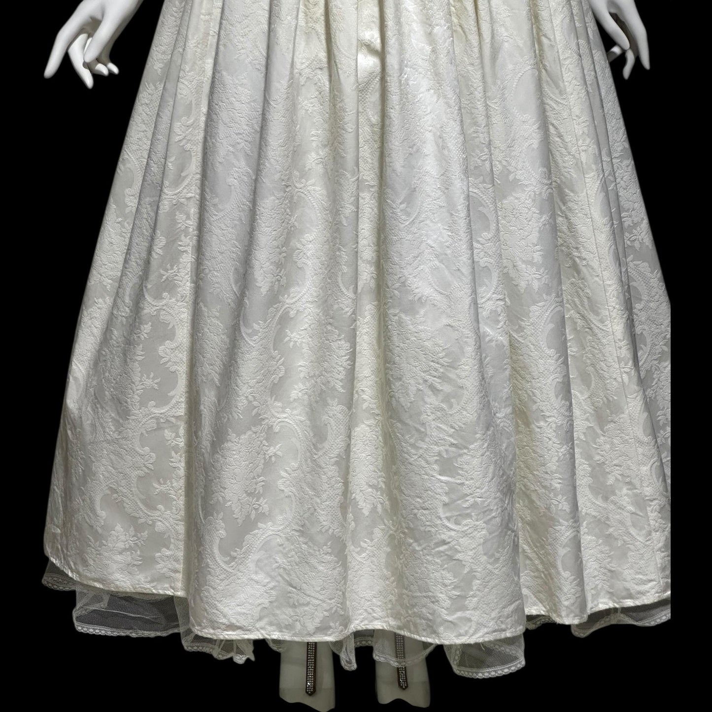 JESSICA MCCLINTOCK, vintage 1980s evening wedding dress, creamy white damask off shoulder gown