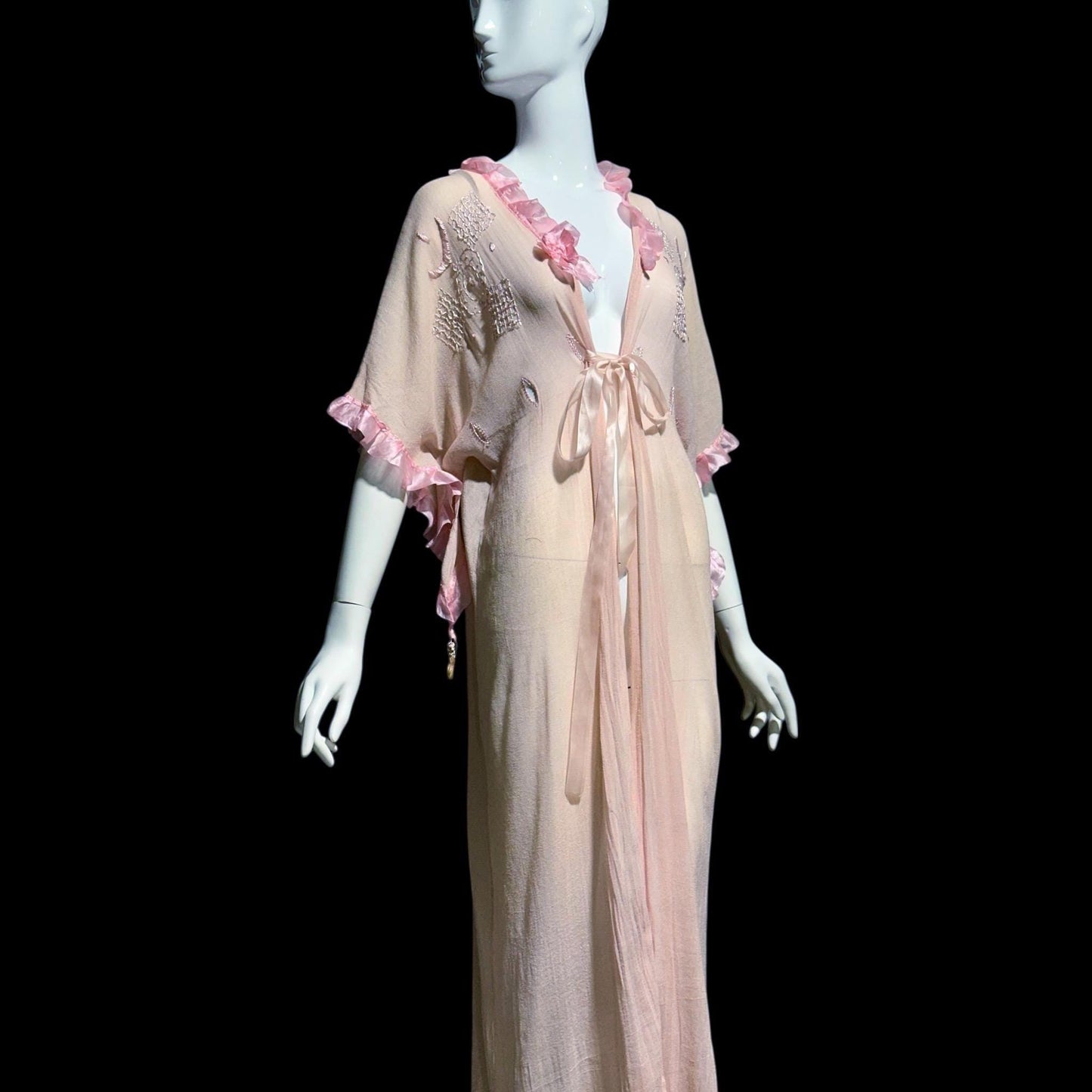 1920s vintage dressing gown robe, Dusty pink cotton gauze muslin with embroidery