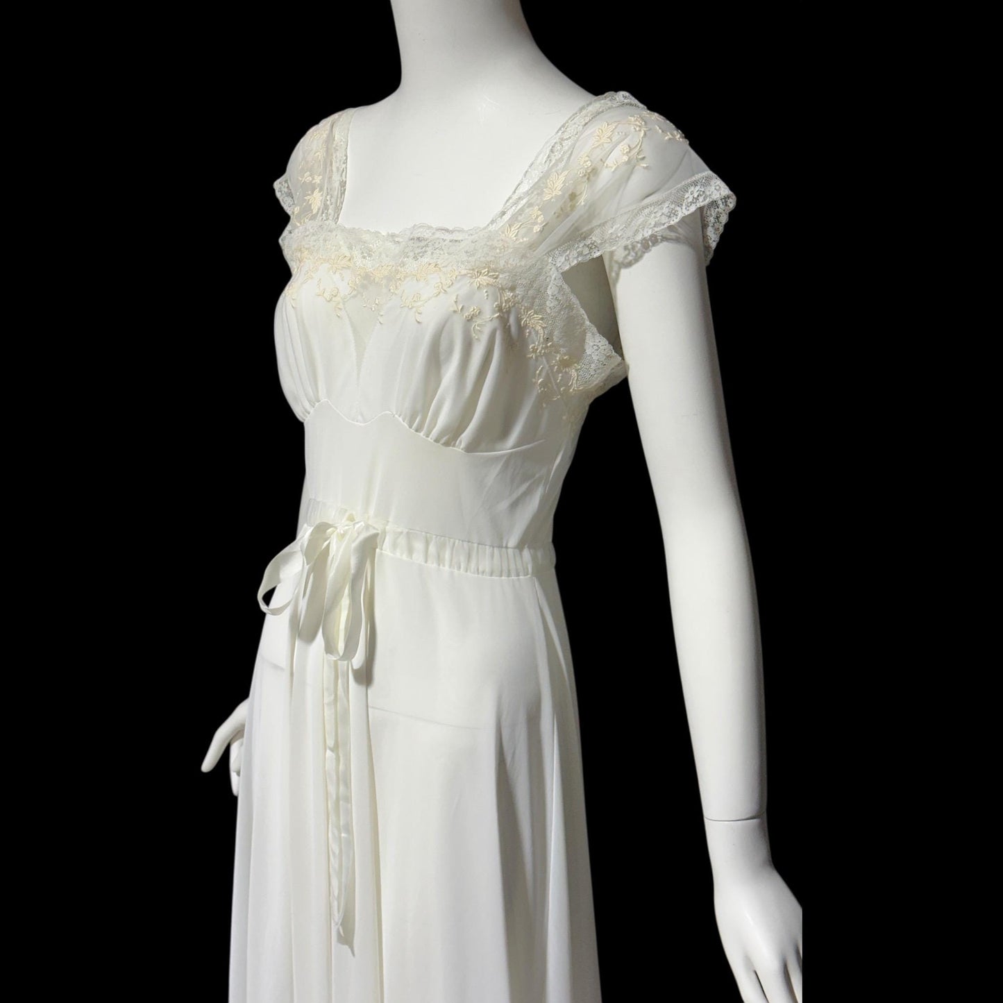 KAYSER LUXITE, vintage 1940s nightgown slip dress, white nylon full sweep bridal night dress