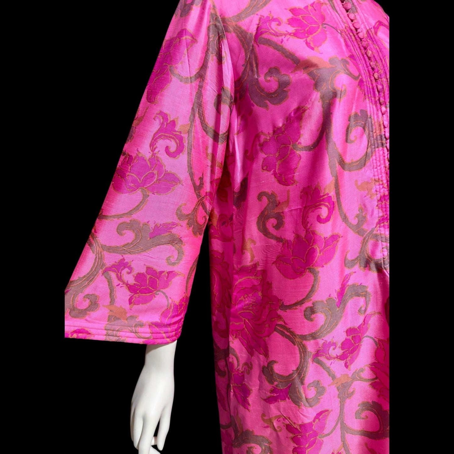 JIM THOMPSON, vintage 1960s Thai Silk caftan maxi dress, Hot pink lotus blossom floral gown, Hippie Boho Kaftan Dress