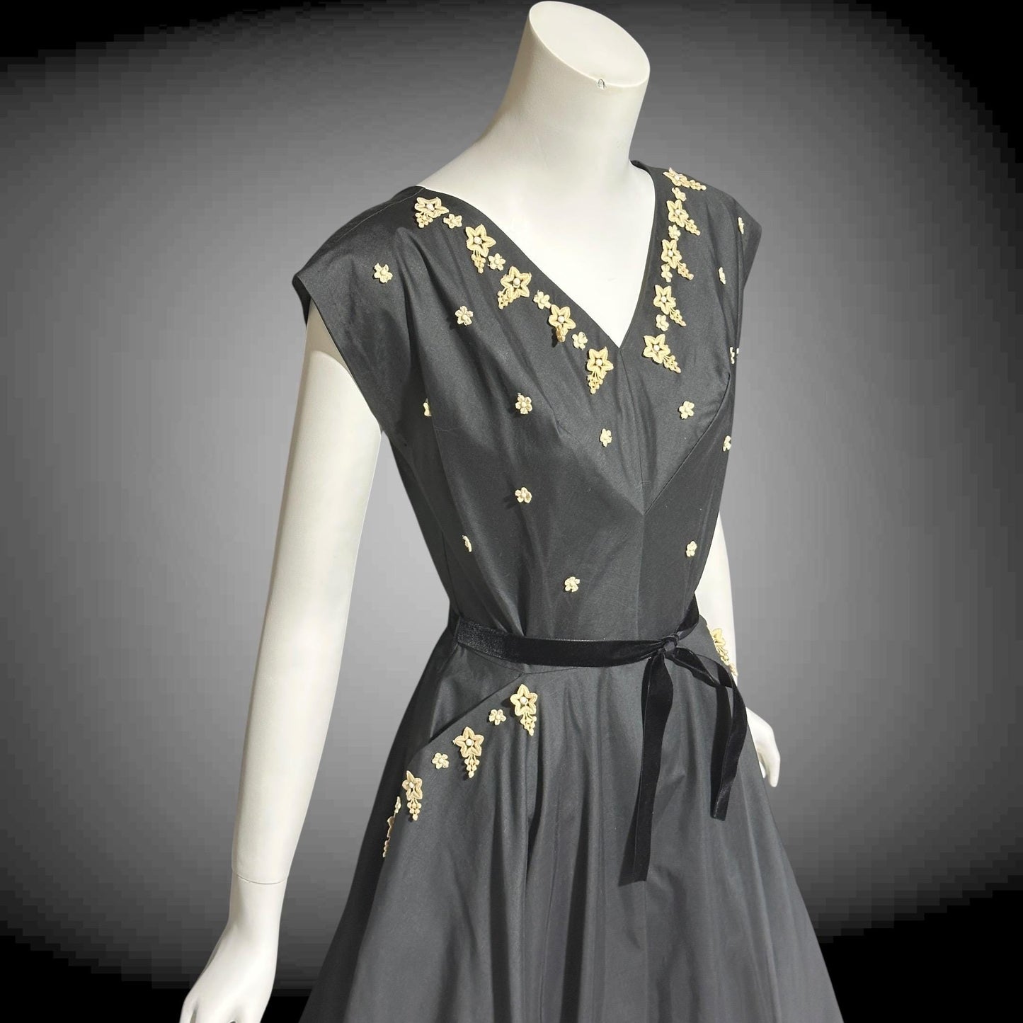 1940s vintage Black polished cotton cocktail party dress, circle skirt fit & flare dress